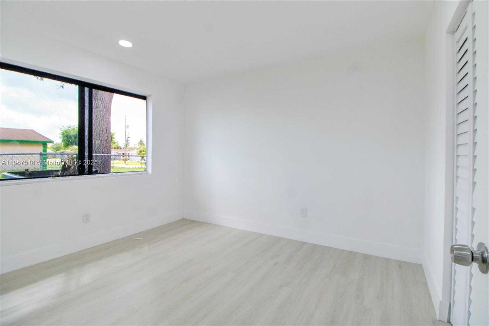 Small Image of 1640 NORTH WEST 27TH AVE, Fort Lauderdale Number 18