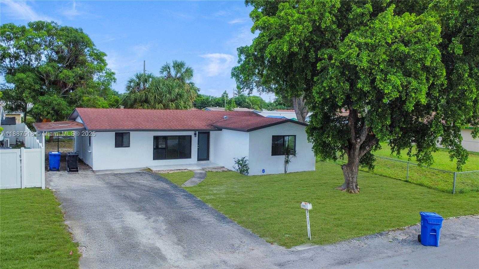 Small Image of 1640 NORTH WEST 27TH AVE, Fort Lauderdale Number 2