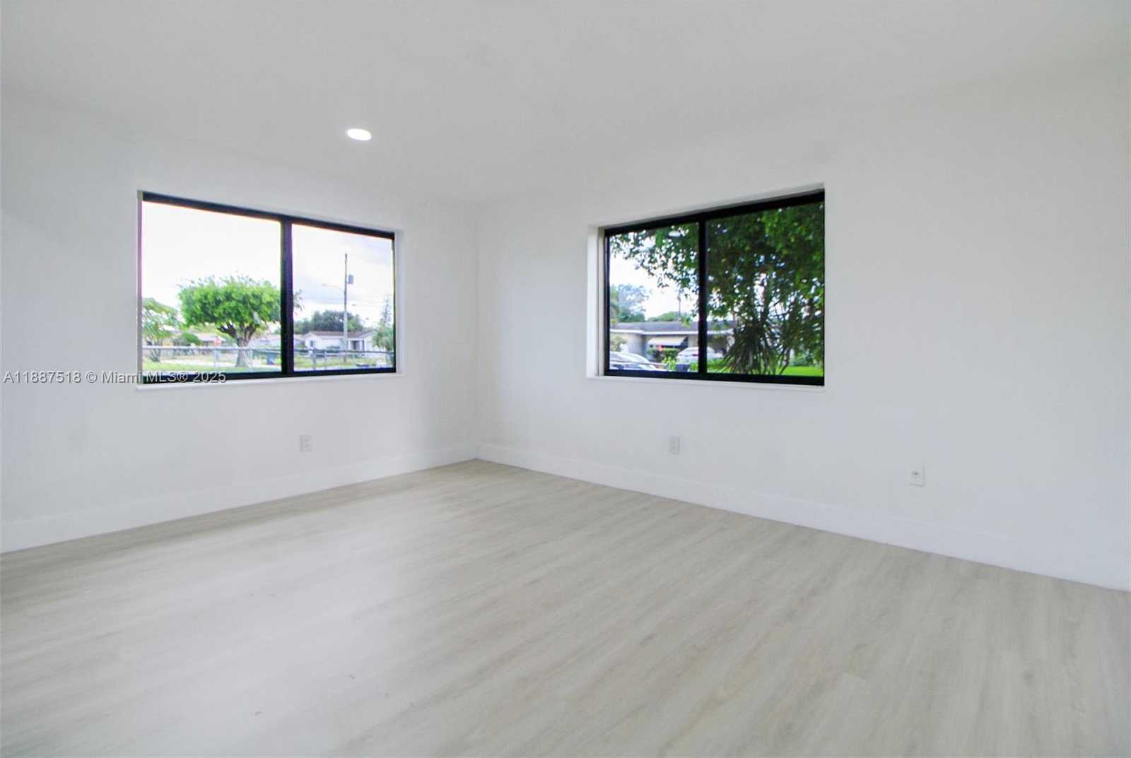 Small Image of 1640 NORTH WEST 27TH AVE, Fort Lauderdale Number 25