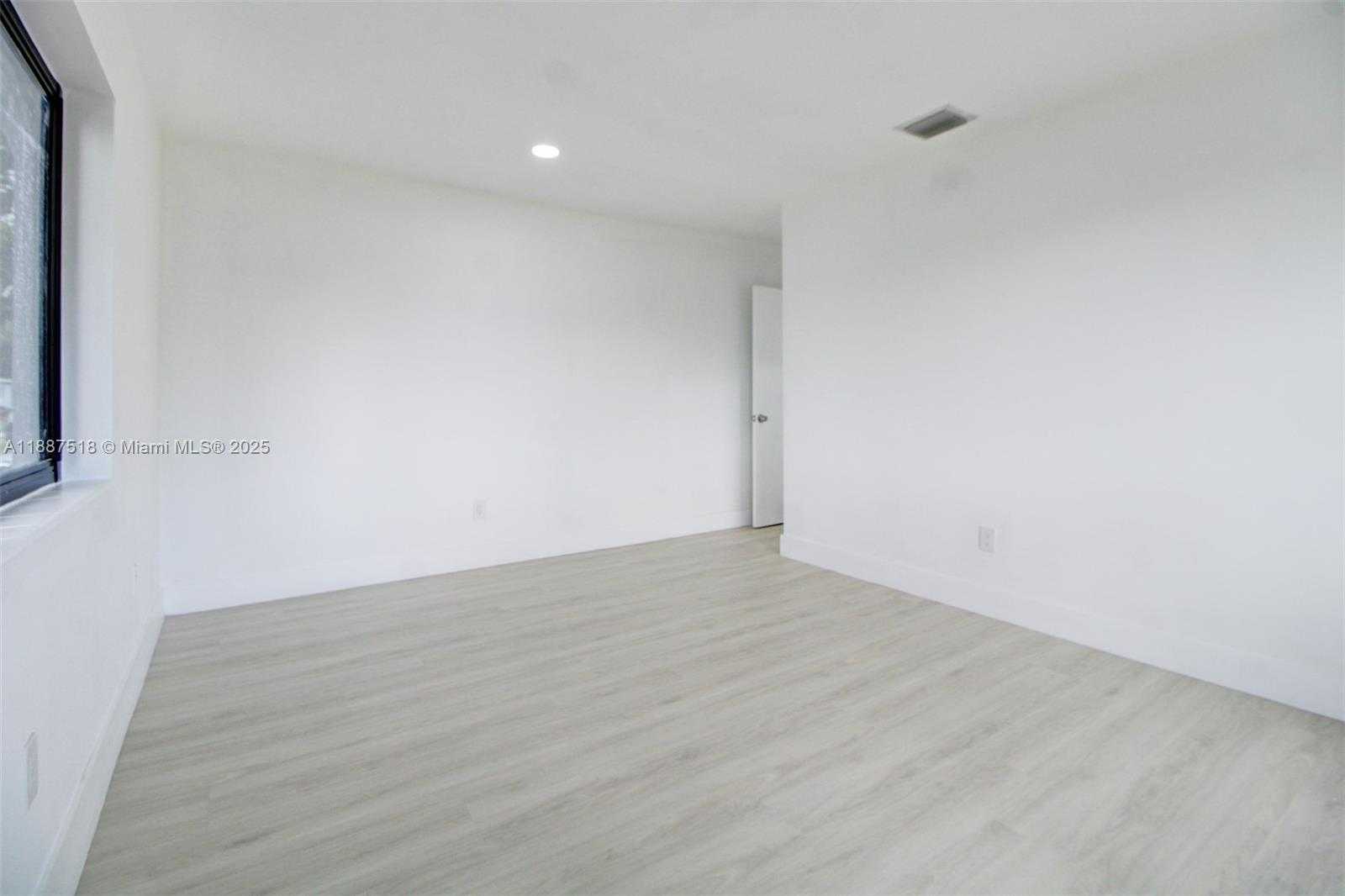 Small Image of 1640 NORTH WEST 27TH AVE, Fort Lauderdale Number 26