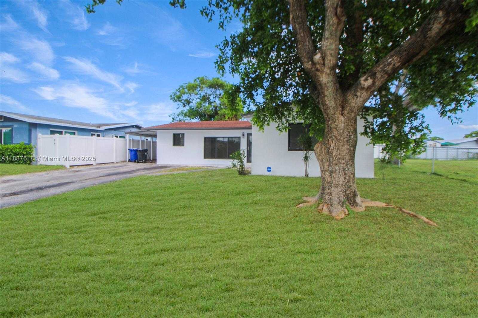 Small Image of 1640 NORTH WEST 27TH AVE, Fort Lauderdale Number 4