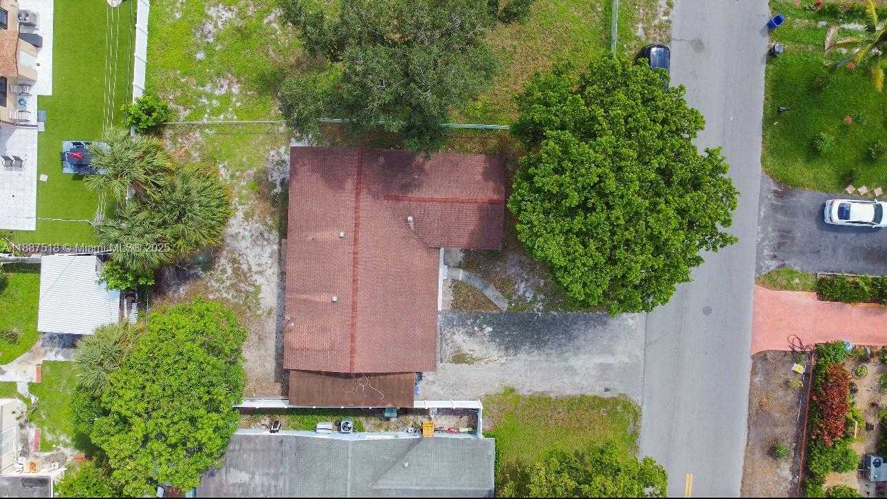 Small Image of 1640 NORTH WEST 27TH AVE, Fort Lauderdale Number 9