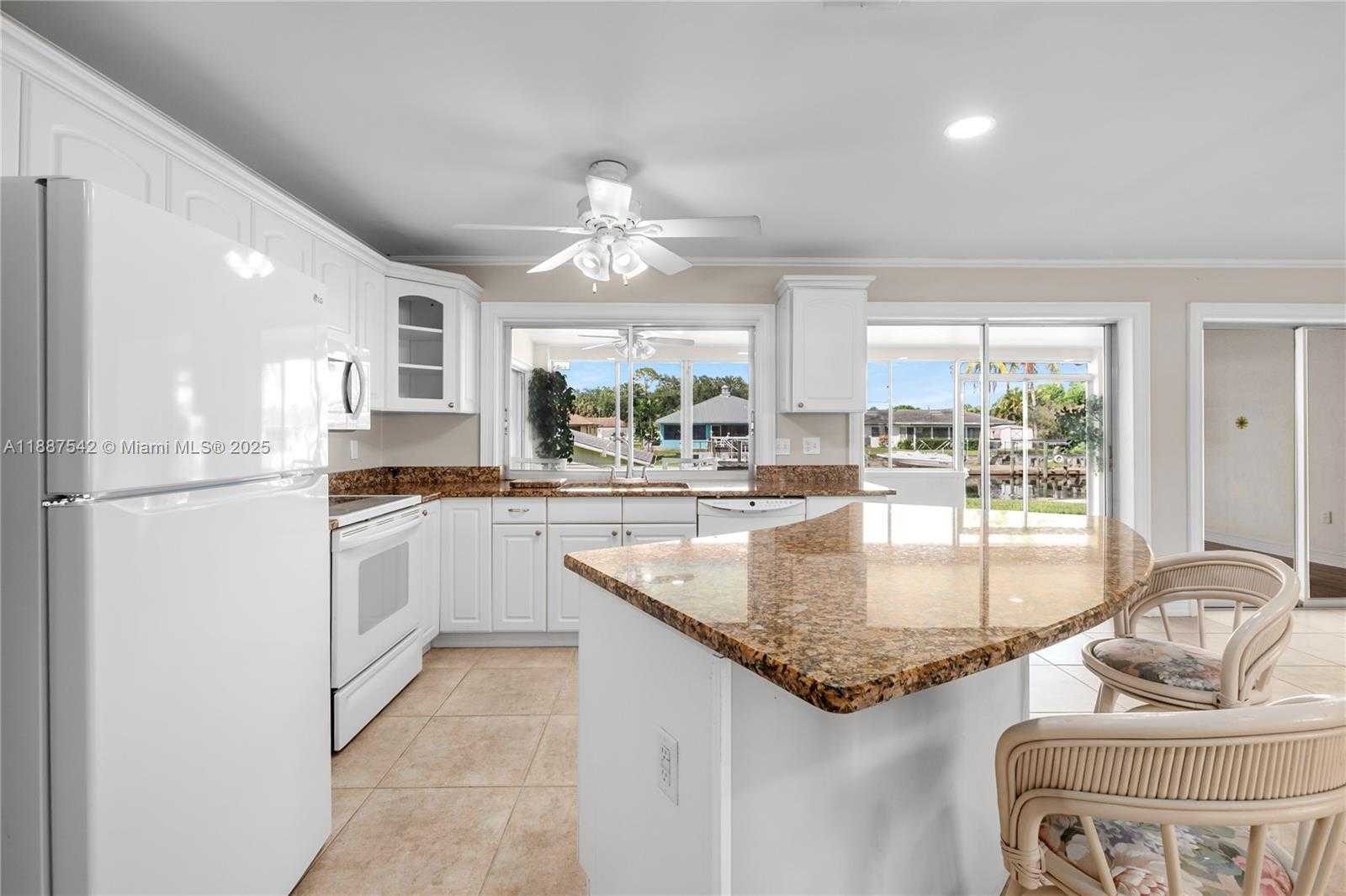 Small Image of 13512 CARIBBEAN BLVD, Fort Myers Number 2