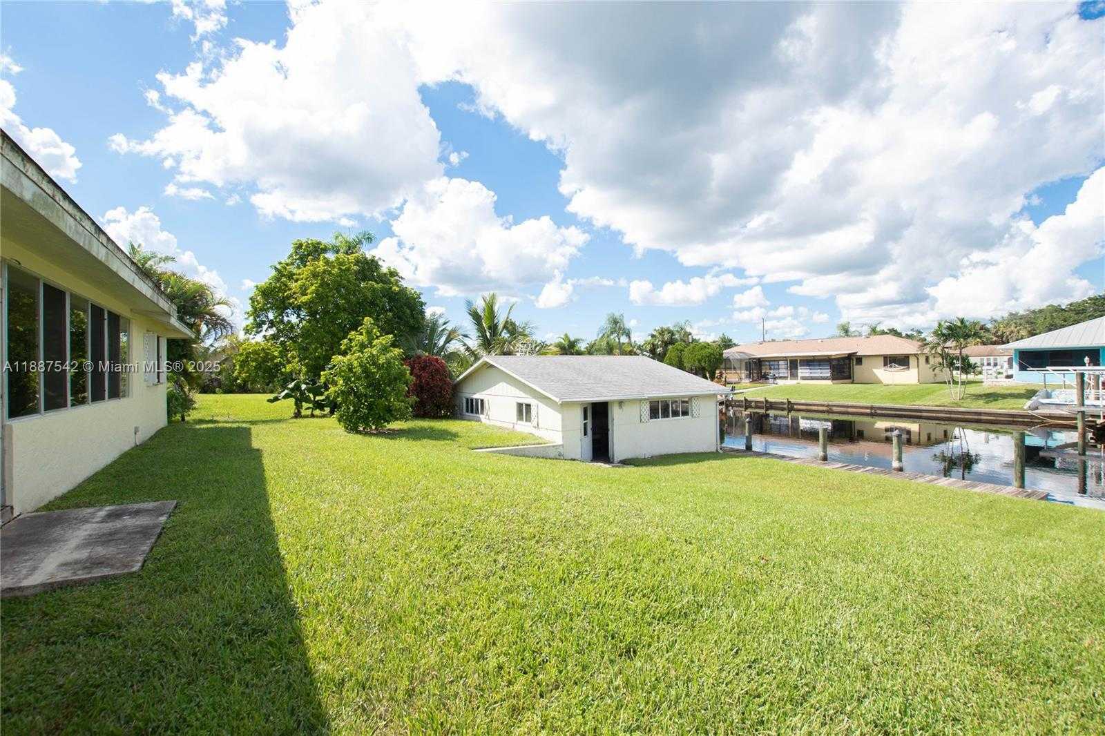 Small Image of 13512 CARIBBEAN BLVD, Fort Myers Number 23