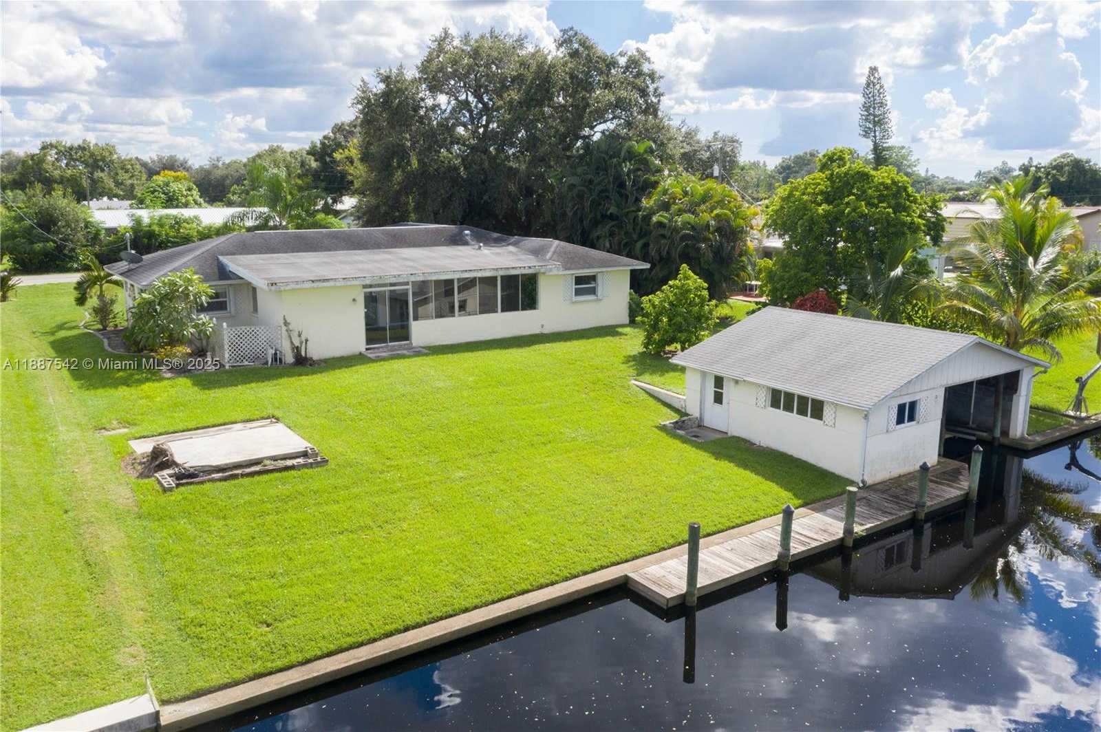 Small Image of 13512 CARIBBEAN BLVD, Fort Myers Number 26