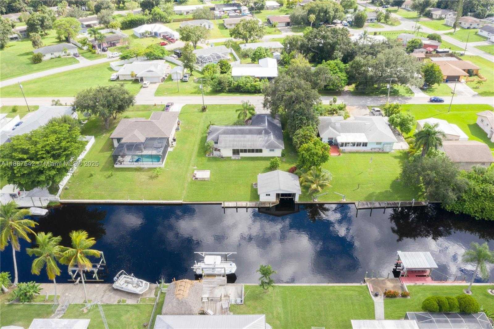 Small Image of 13512 CARIBBEAN BLVD, Fort Myers Number 28