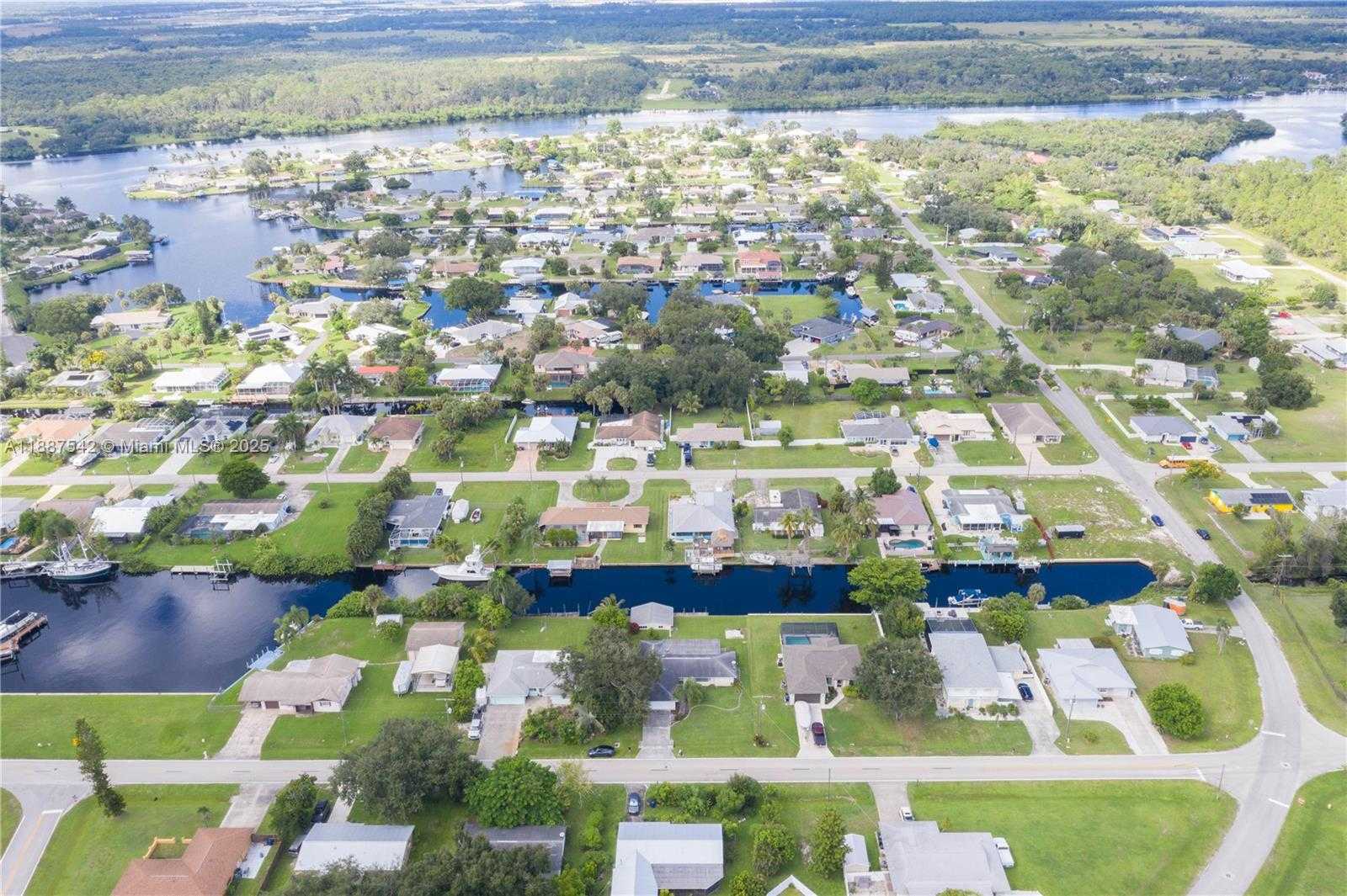 Small Image of 13512 CARIBBEAN BLVD, Fort Myers Number 30