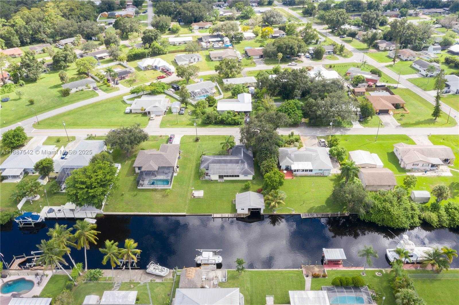 Small Image of 13512 CARIBBEAN BLVD, Fort Myers Number 33