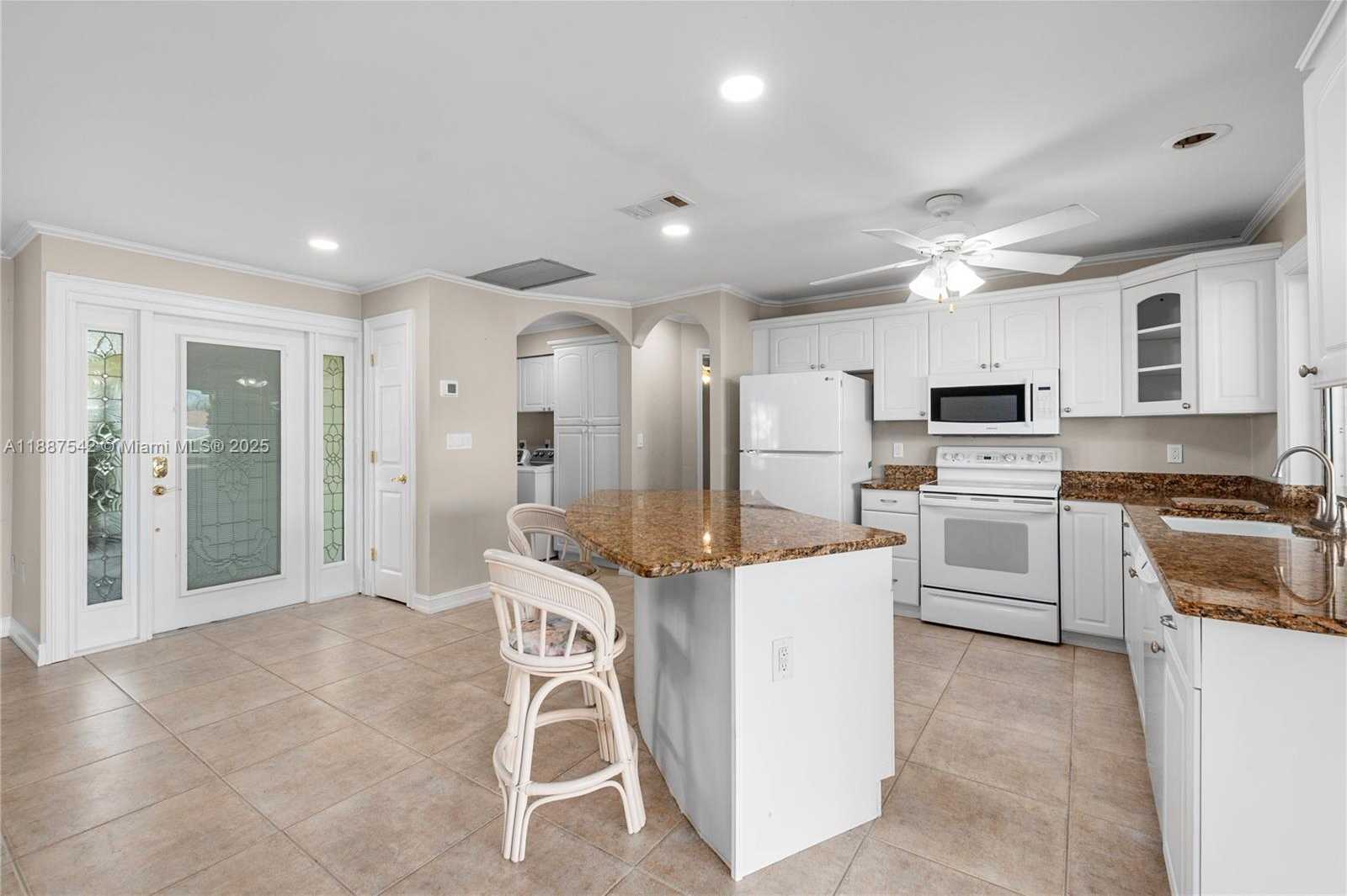 Small Image of 13512 CARIBBEAN BLVD, Fort Myers Number 4