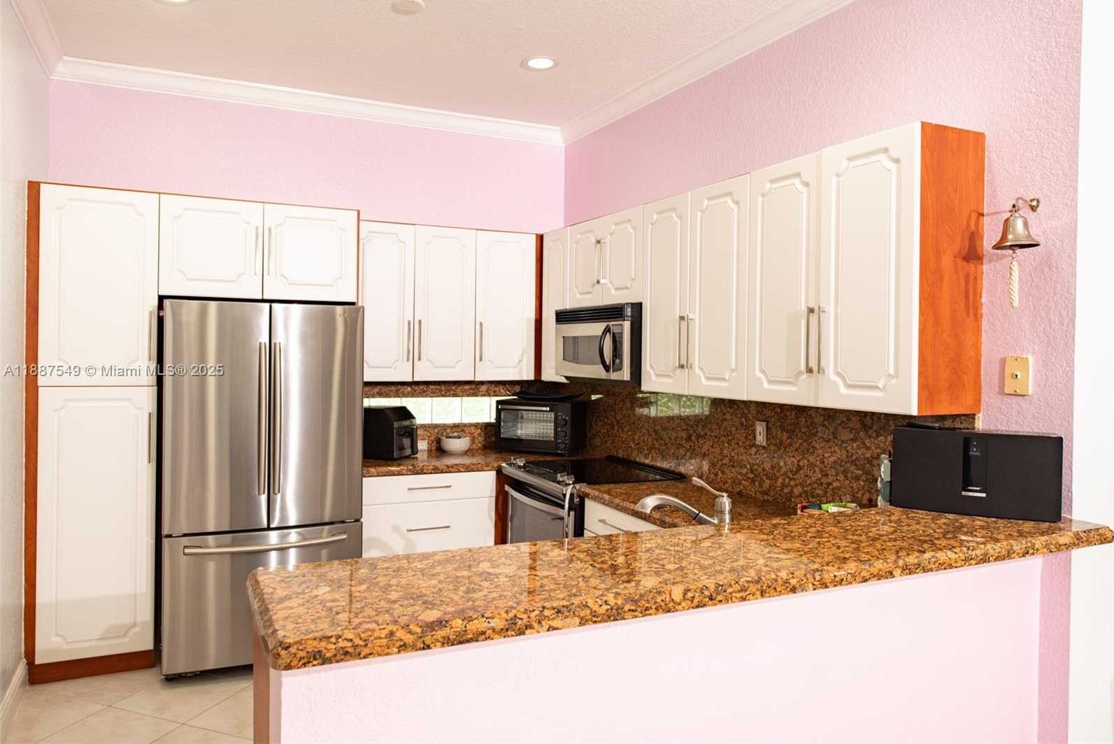 Small Image of 13070 NORTH WEST 5TH ST, Pembroke Pines Number 9