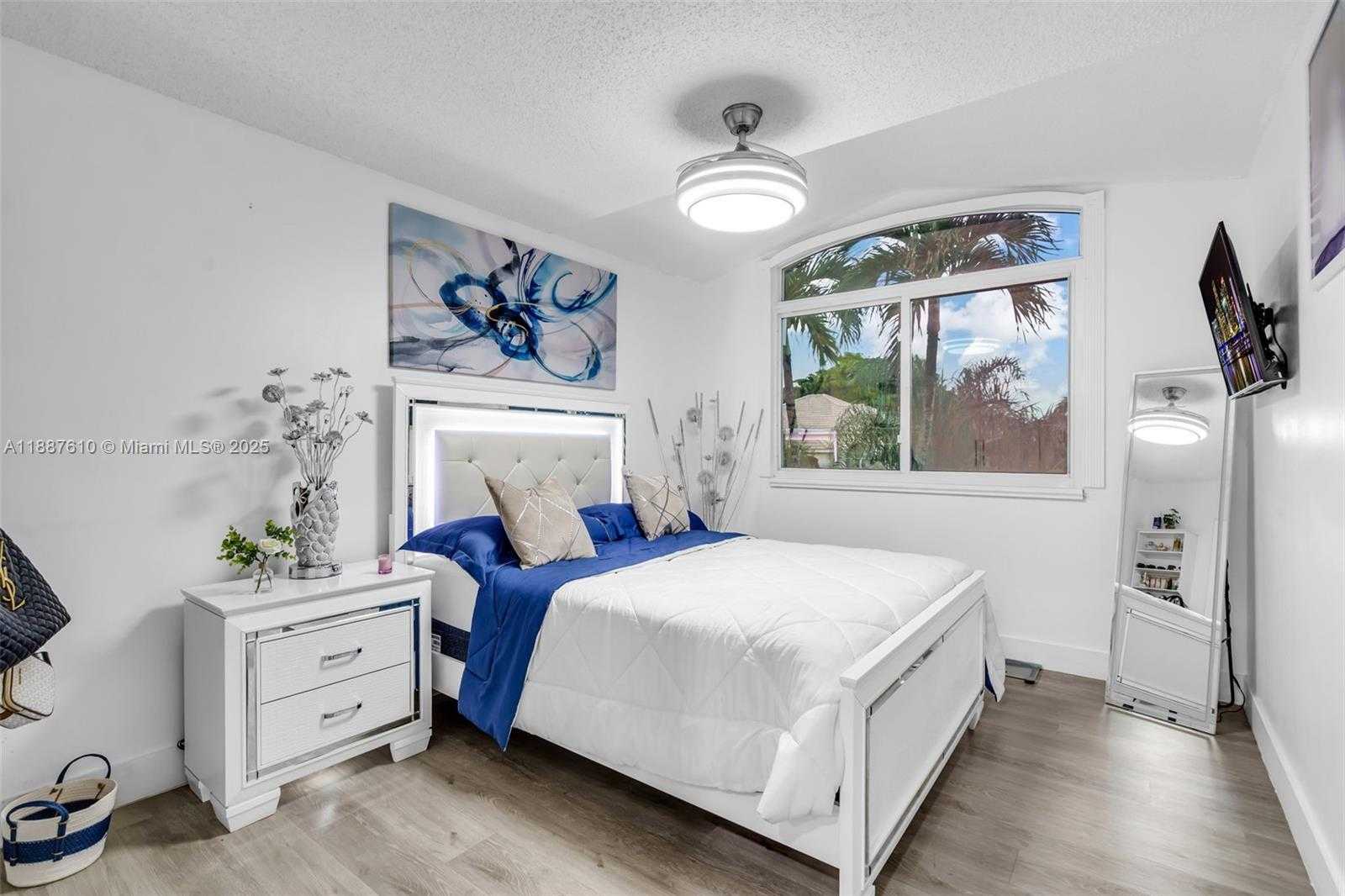 Small Image of 612 SOUTH WEST 179TH AVE, Pembroke Pines Number 16