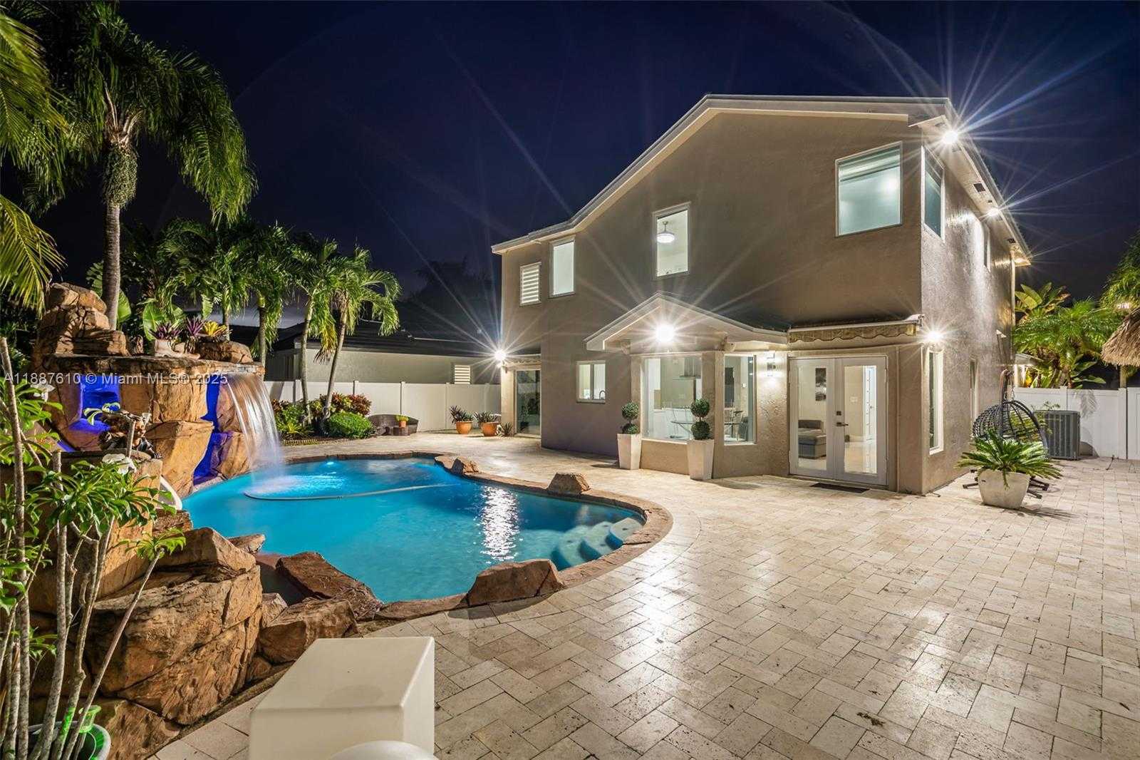 Small Image of 612 SOUTH WEST 179TH AVE, Pembroke Pines Number 2