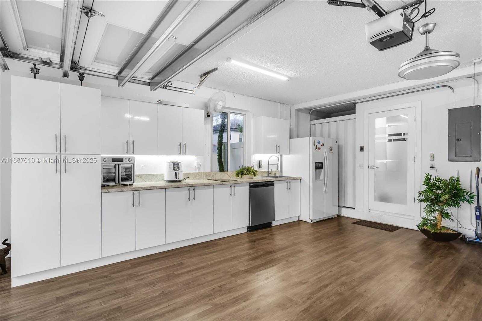 Small Image of 612 SOUTH WEST 179TH AVE, Pembroke Pines Number 26