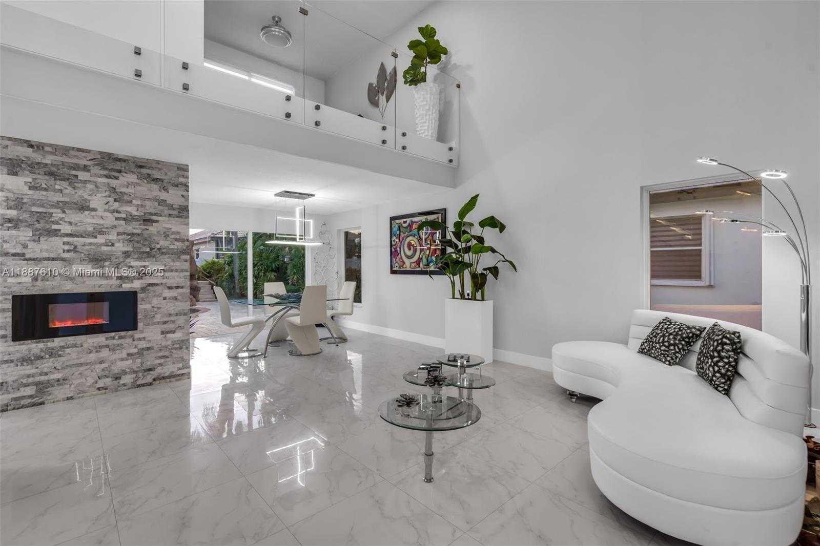 Small Image of 612 SOUTH WEST 179TH AVE, Pembroke Pines Number 5