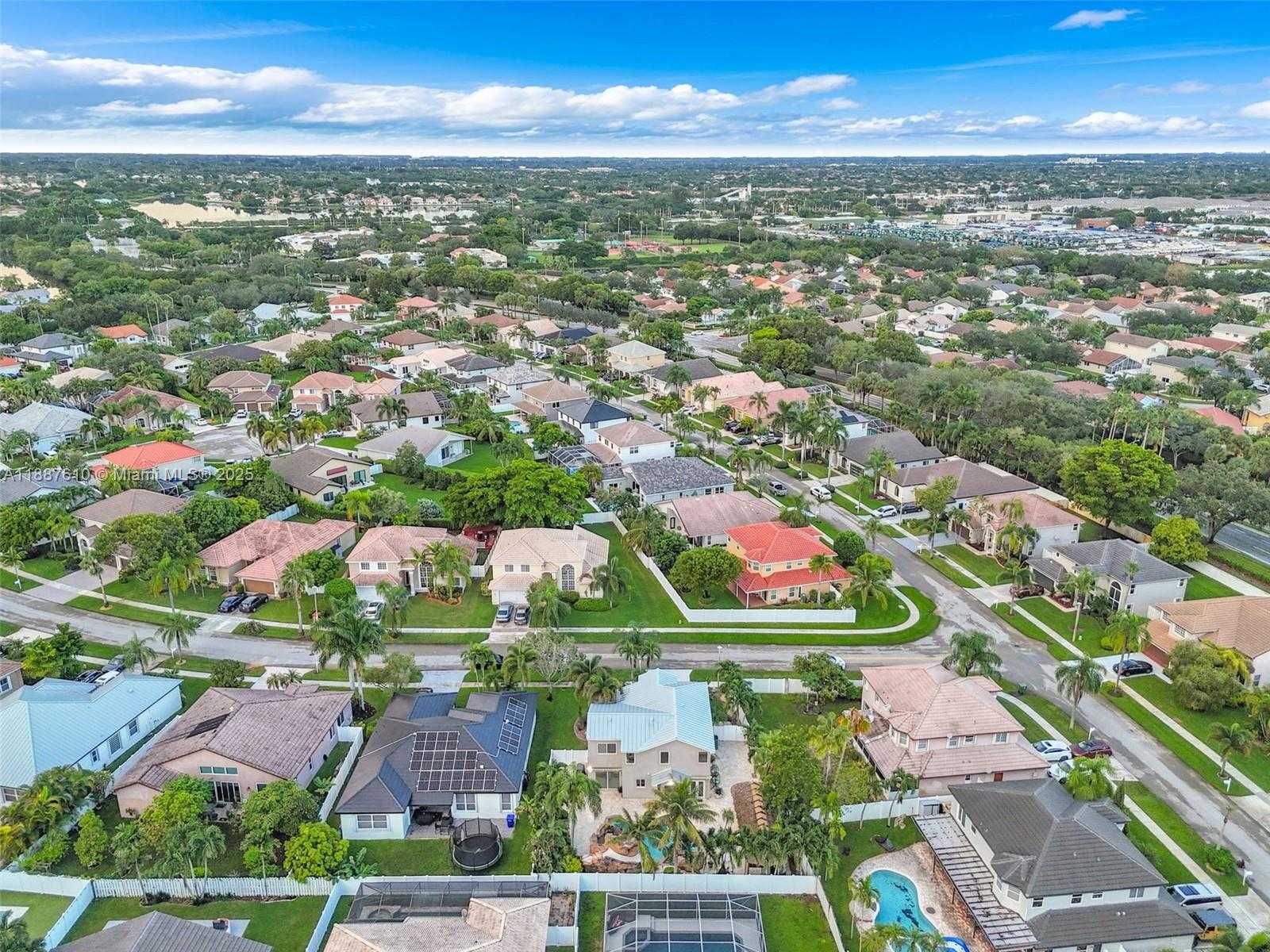 Small Image of 612 SOUTH WEST 179TH AVE, Pembroke Pines Number 58