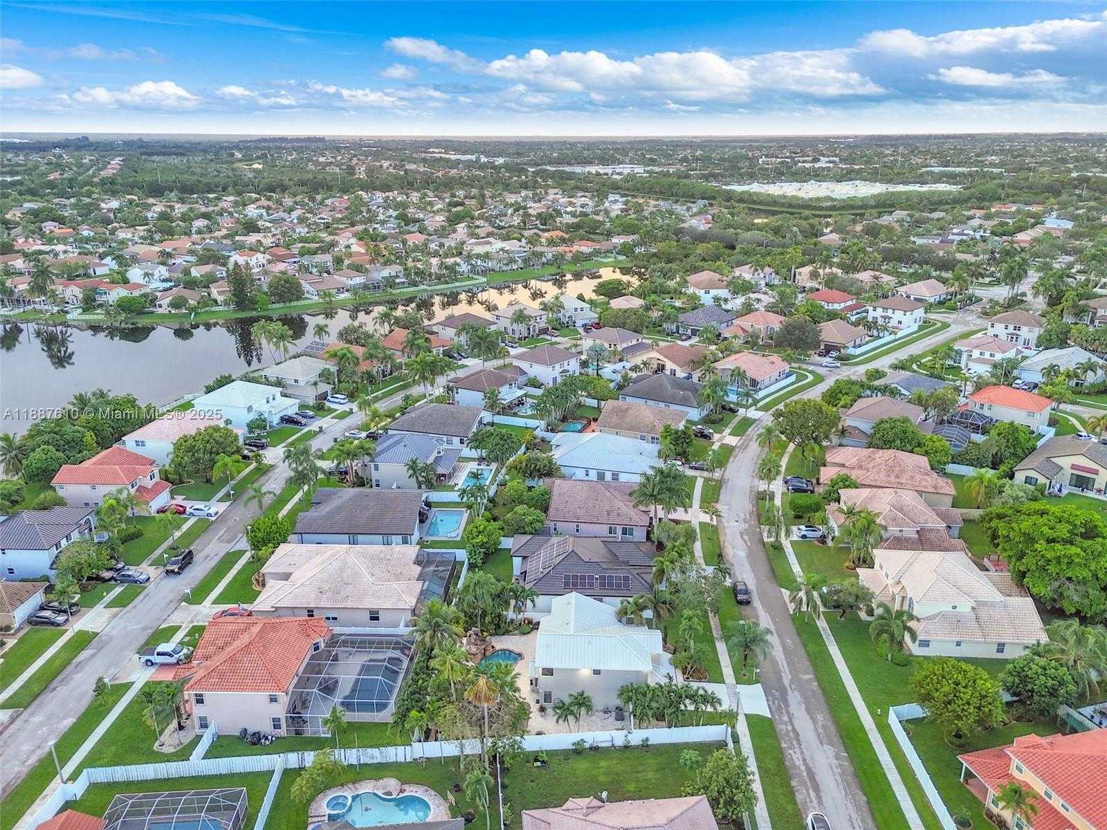 Small Image of 612 SOUTH WEST 179TH AVE, Pembroke Pines Number 60