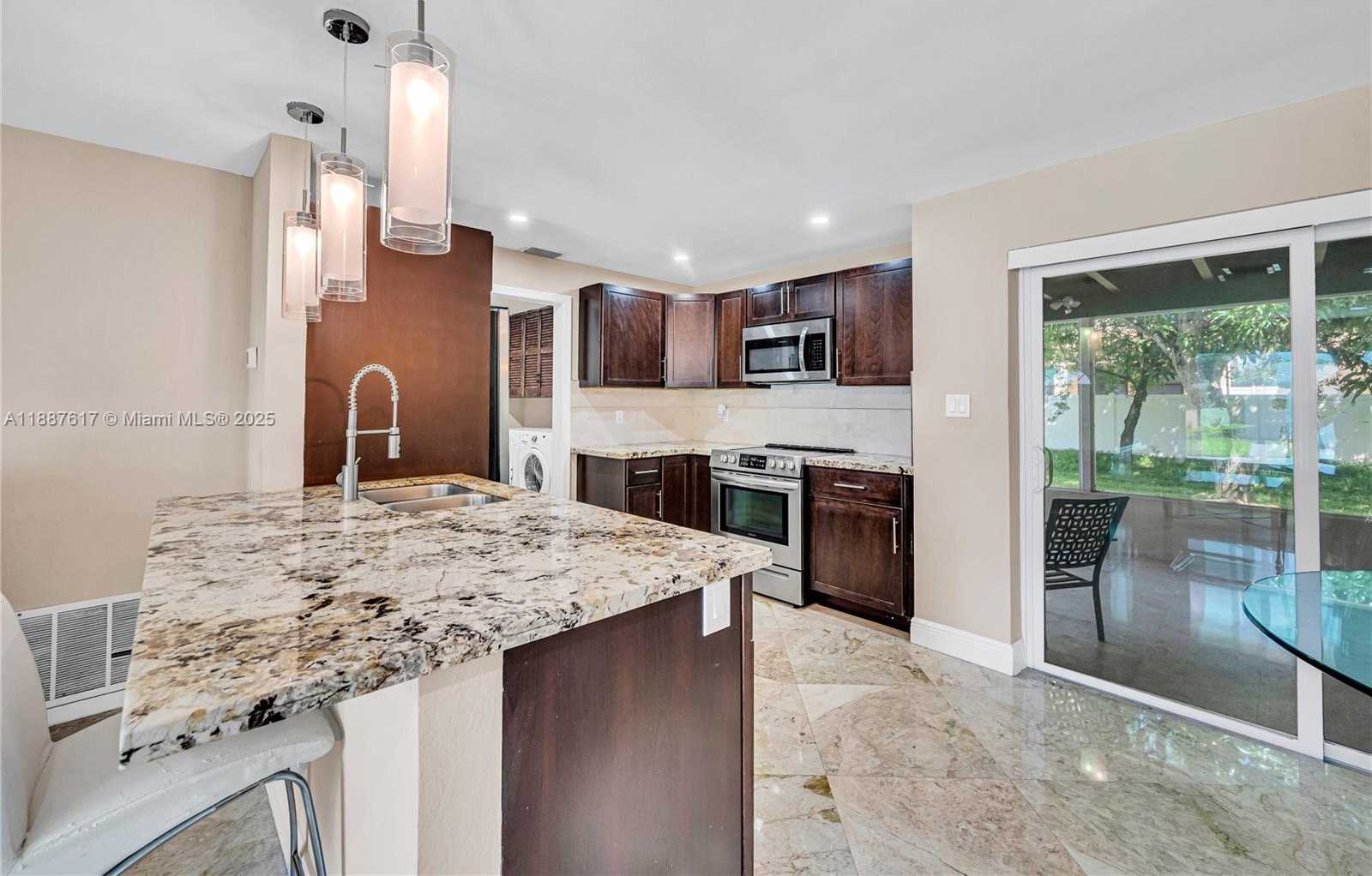 Small Image of 5606 NORTH WEST 49TH AVE, Tamarac Number 11