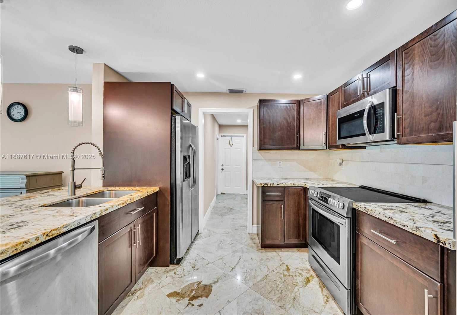 Small Image of 5606 NORTH WEST 49TH AVE, Tamarac Number 14