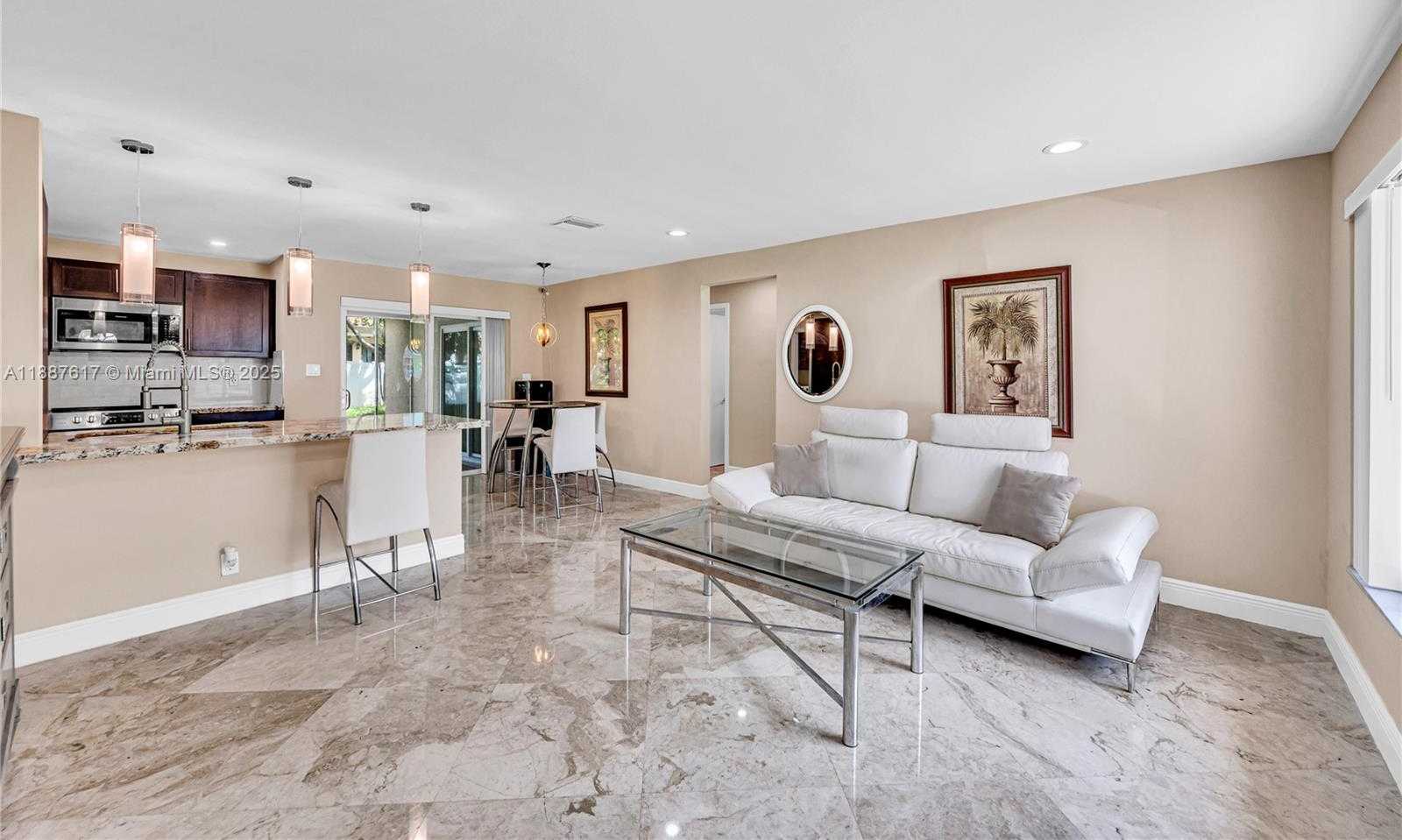 Small Image of 5606 NORTH WEST 49TH AVE, Tamarac Number 17