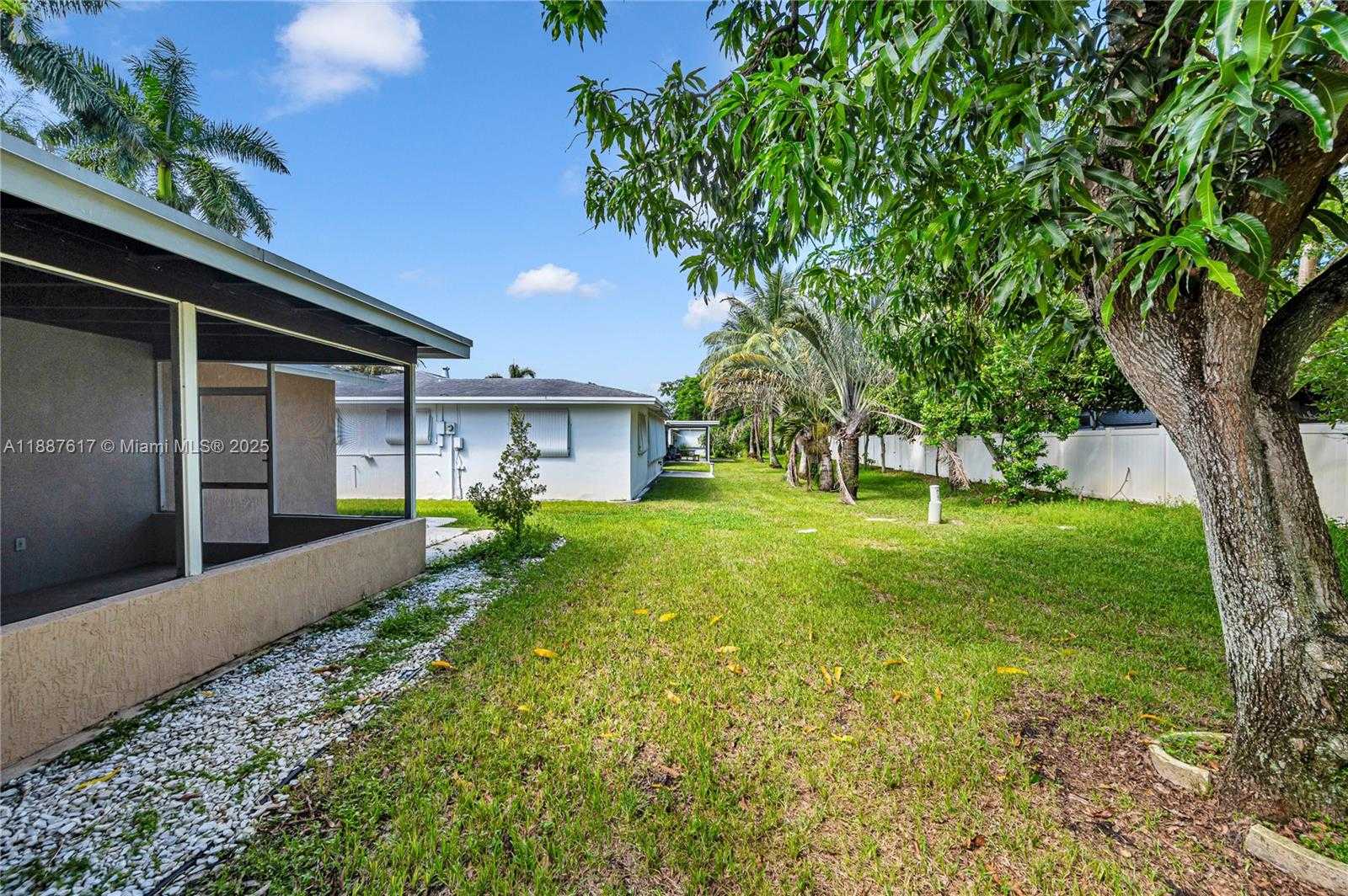 Small Image of 5606 NORTH WEST 49TH AVE, Tamarac Number 36