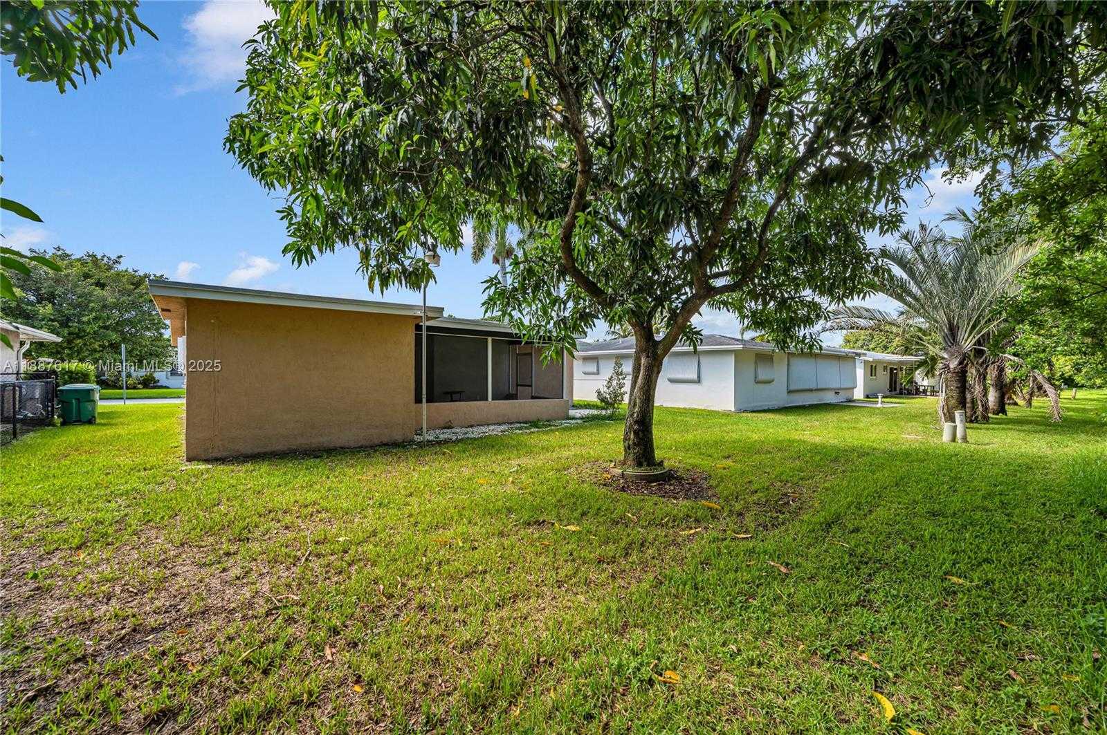Small Image of 5606 NORTH WEST 49TH AVE, Tamarac Number 37