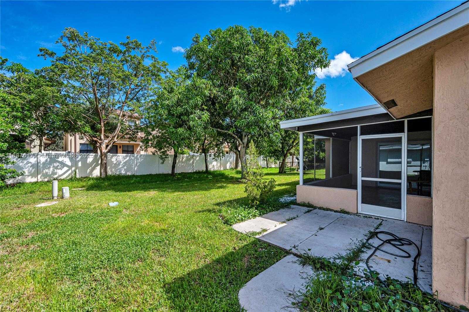 Small Image of 5606 NORTH WEST 49TH AVE, Tamarac Number 39