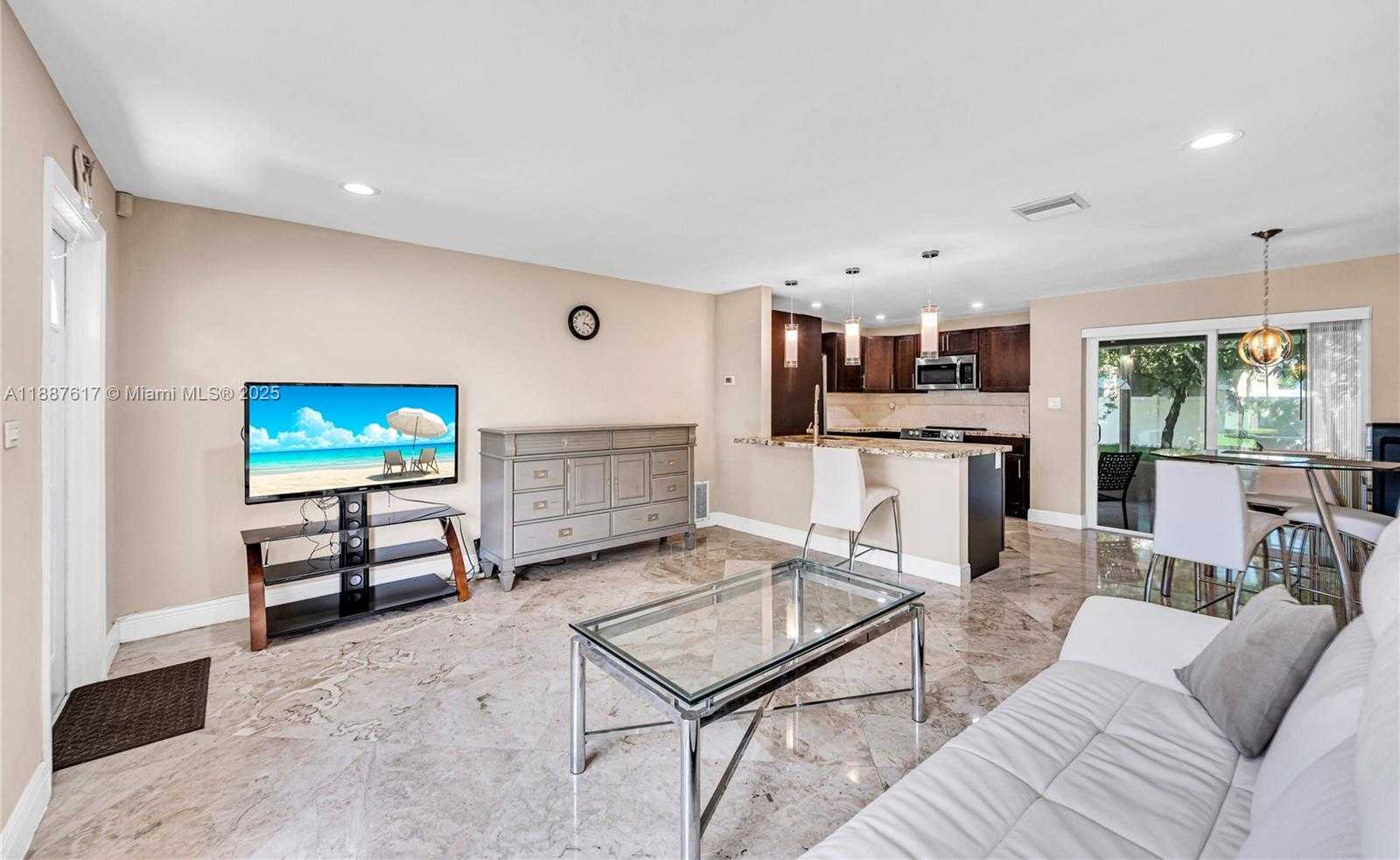 Small Image of 5606 NORTH WEST 49TH AVE, Tamarac Number 4