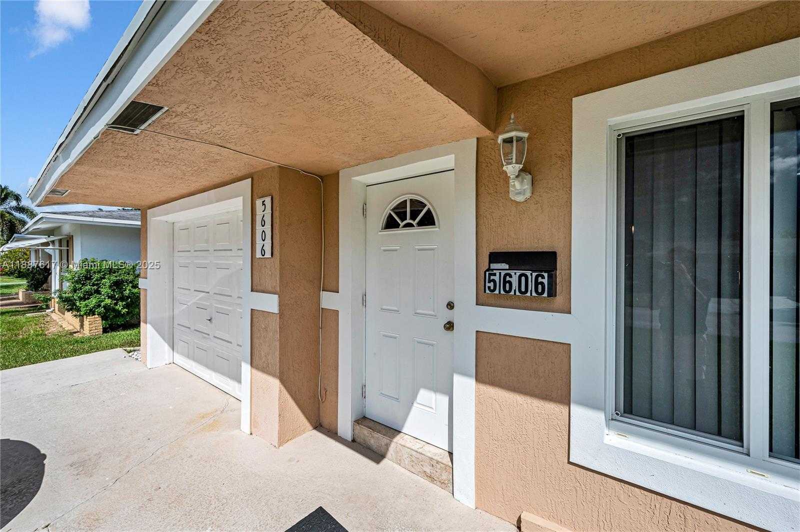 Small Image of 5606 NORTH WEST 49TH AVE, Tamarac Number 41