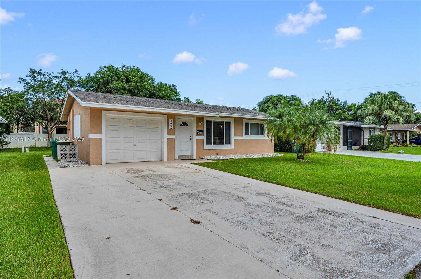 Small Image of 5606 NORTH WEST 49TH AVE, Tamarac Number 7