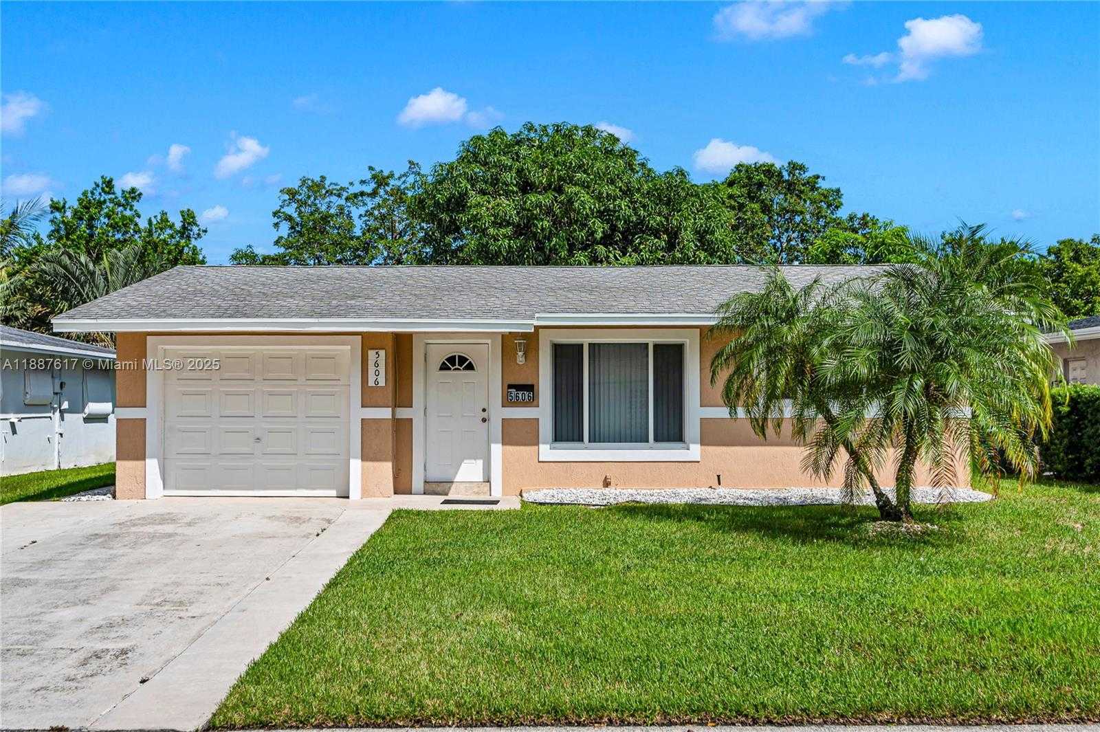 Small Image of 5606 NORTH WEST 49TH AVE, Tamarac Number 8