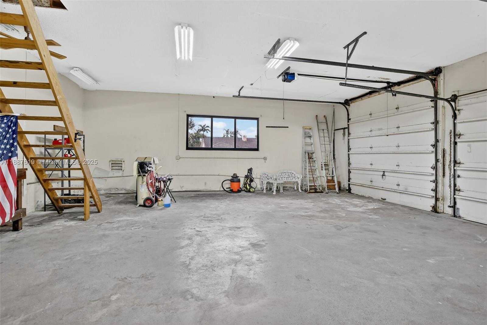 Small Image of 100 NORTH WEST 129TH AVE, Plantation Number 43