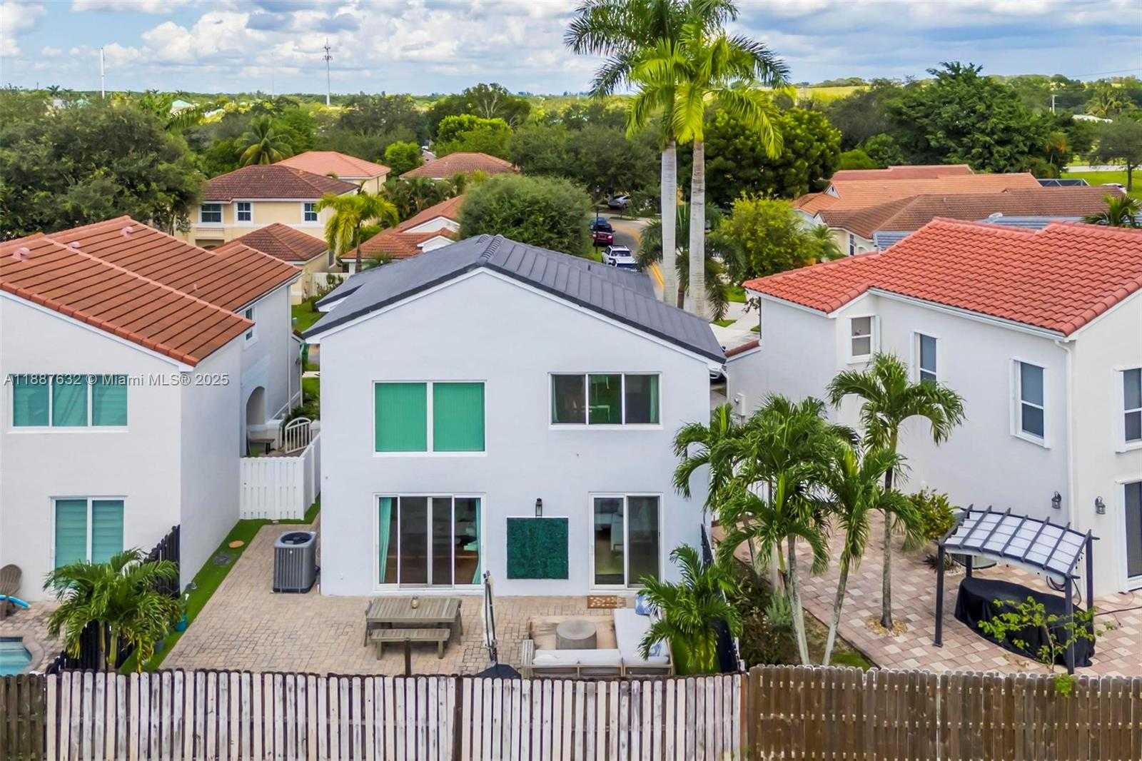 Small Image of 14836 SOUTH WEST 51ST ST, Davie Number 27