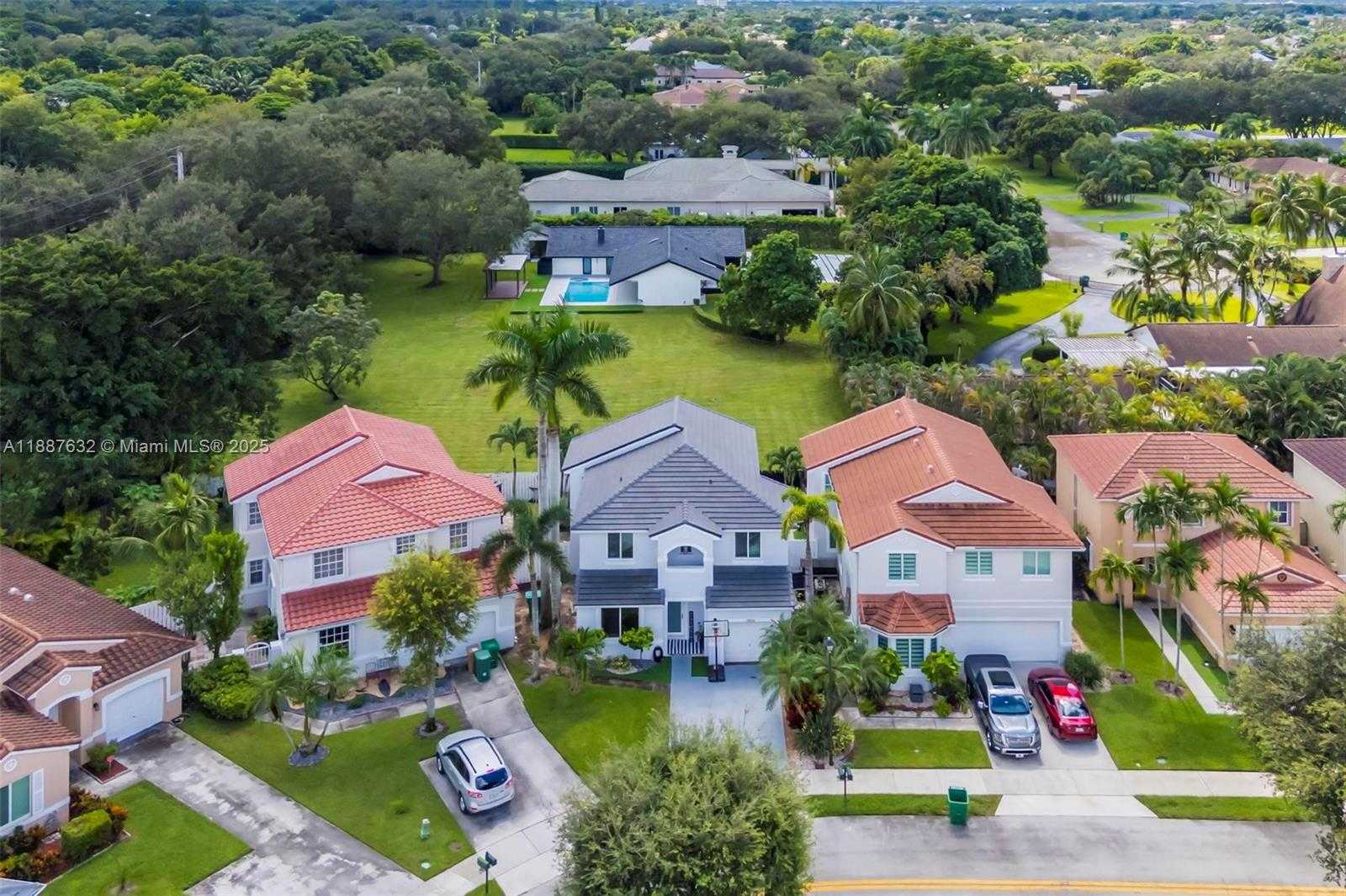Small Image of 14836 SOUTH WEST 51ST ST, Davie Number 29