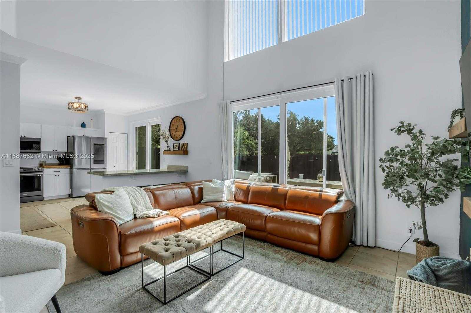 Small Image of 14836 SOUTH WEST 51ST ST, Davie Number 3