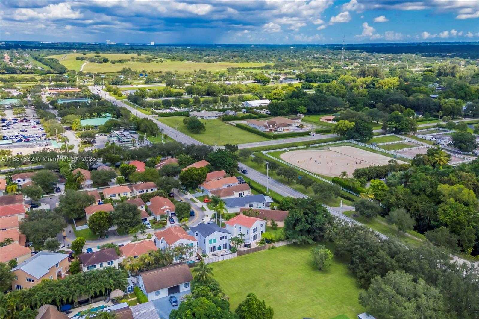 Small Image of 14836 SOUTH WEST 51ST ST, Davie Number 30