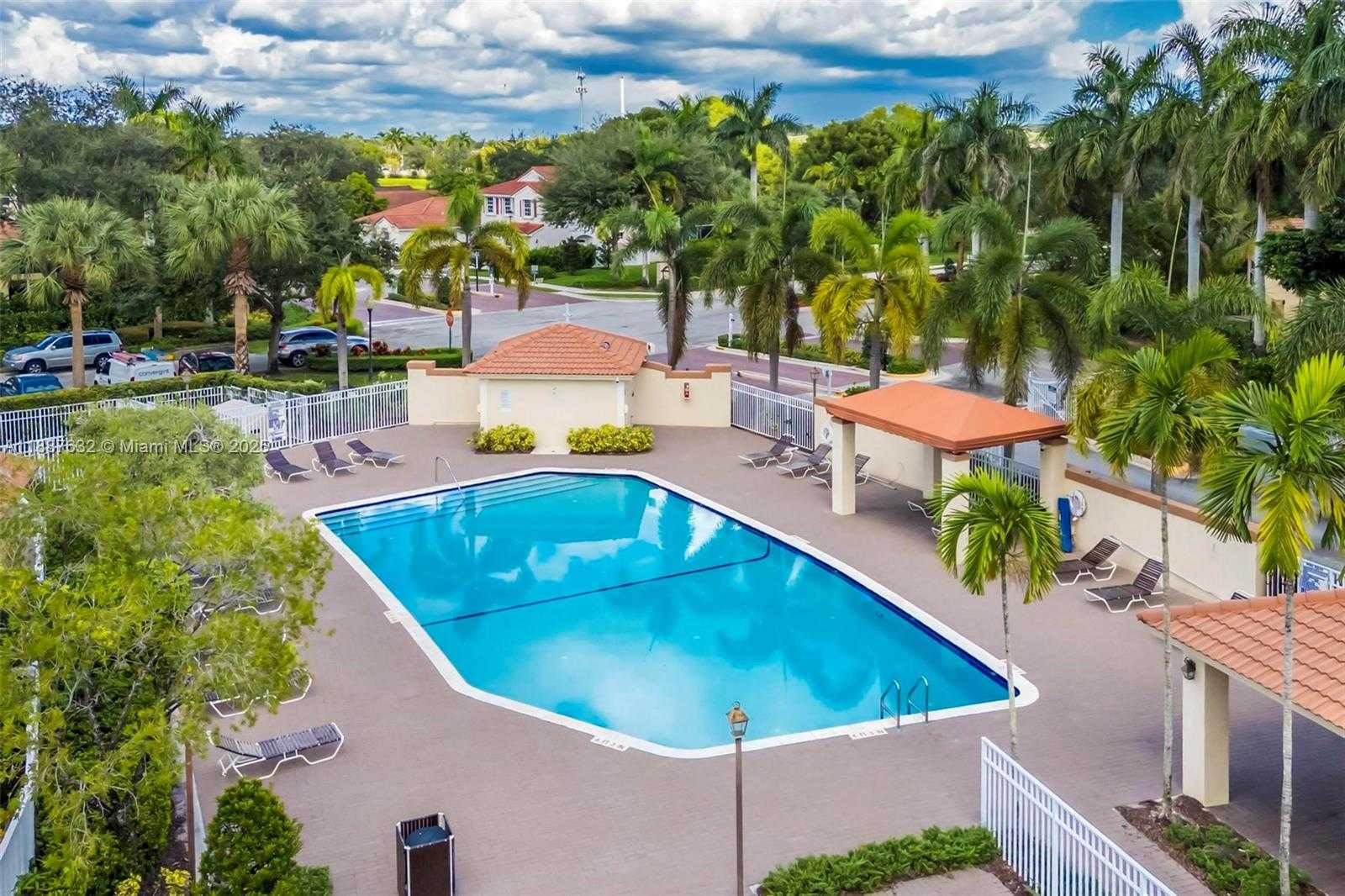 Small Image of 14836 SOUTH WEST 51ST ST, Davie Number 31