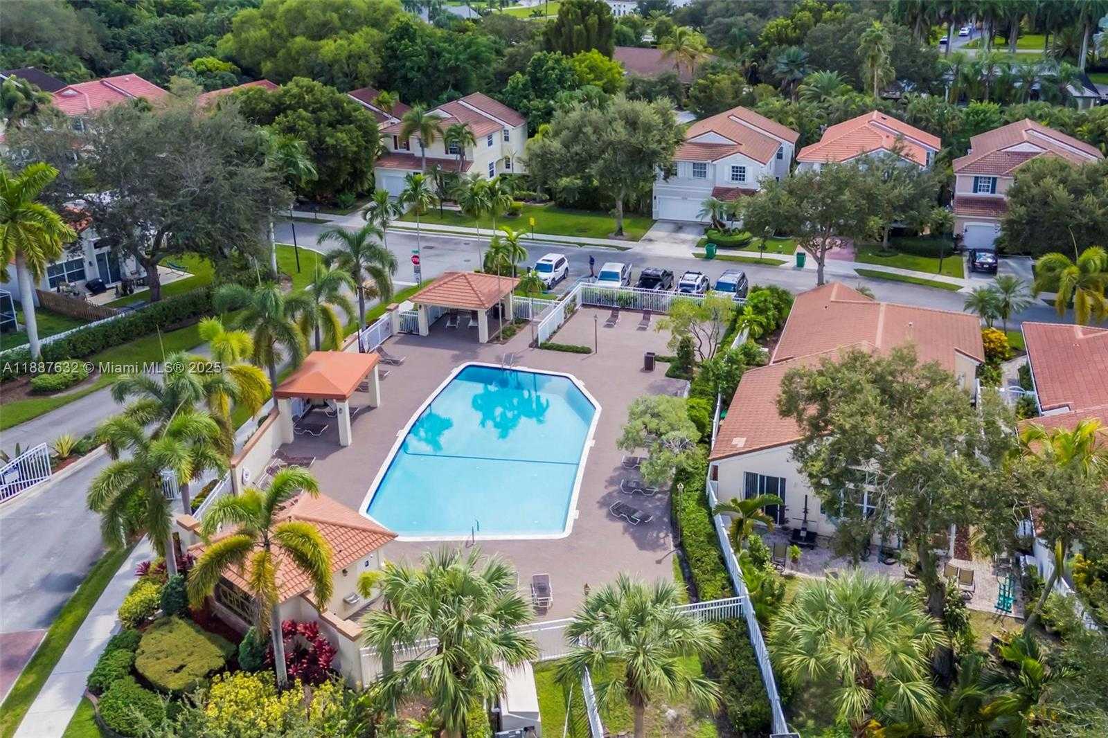 Small Image of 14836 SOUTH WEST 51ST ST, Davie Number 32