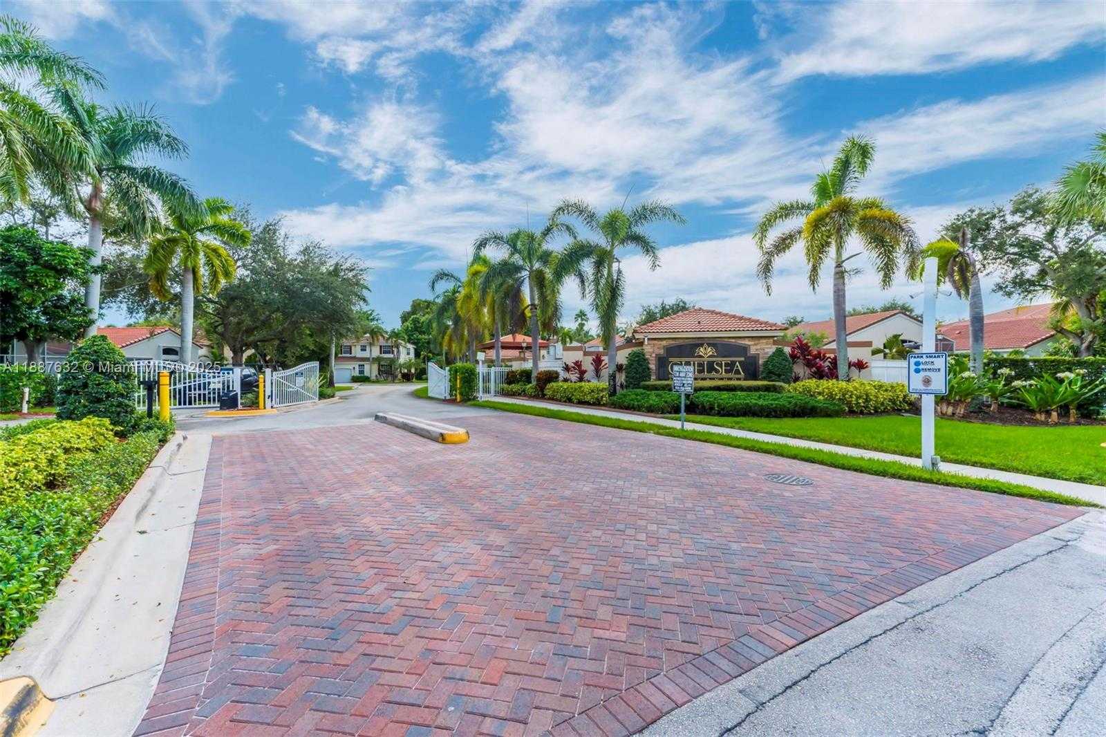 Small Image of 14836 SOUTH WEST 51ST ST, Davie Number 34