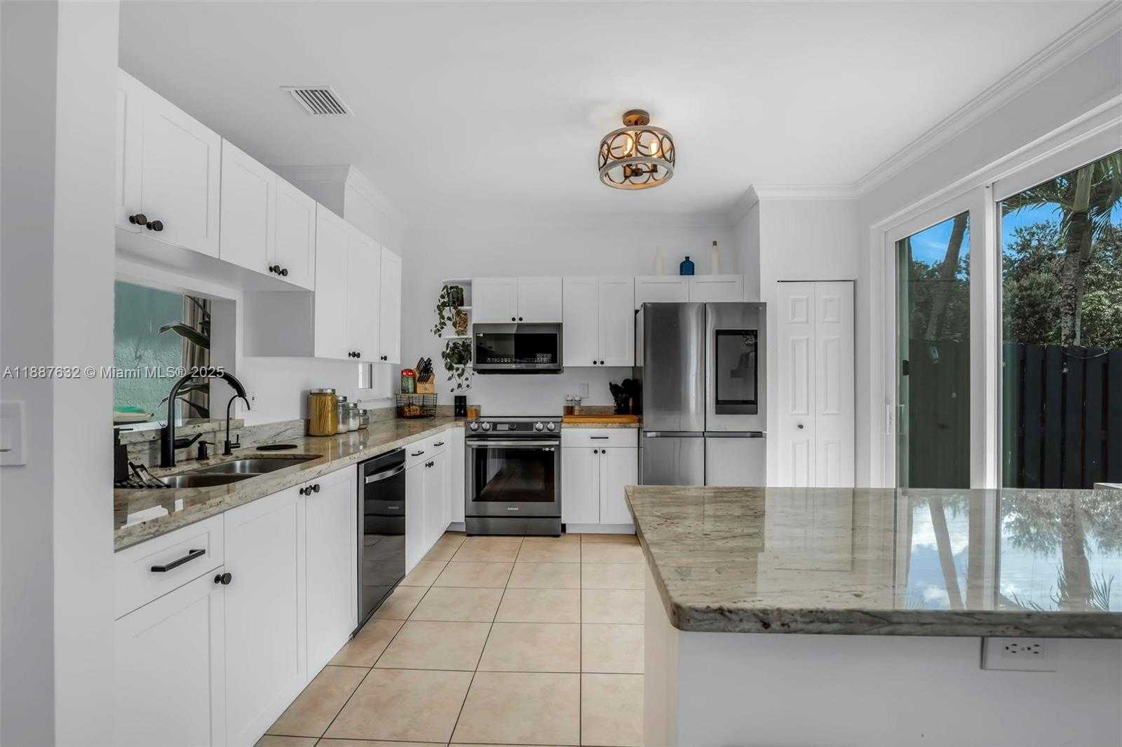 Small Image of 14836 SOUTH WEST 51ST ST, Davie Number 8