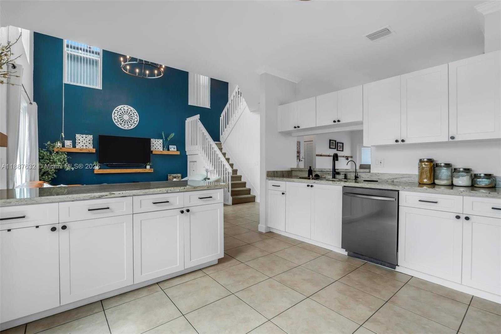 Small Image of 14836 SOUTH WEST 51ST ST, Davie Number 9