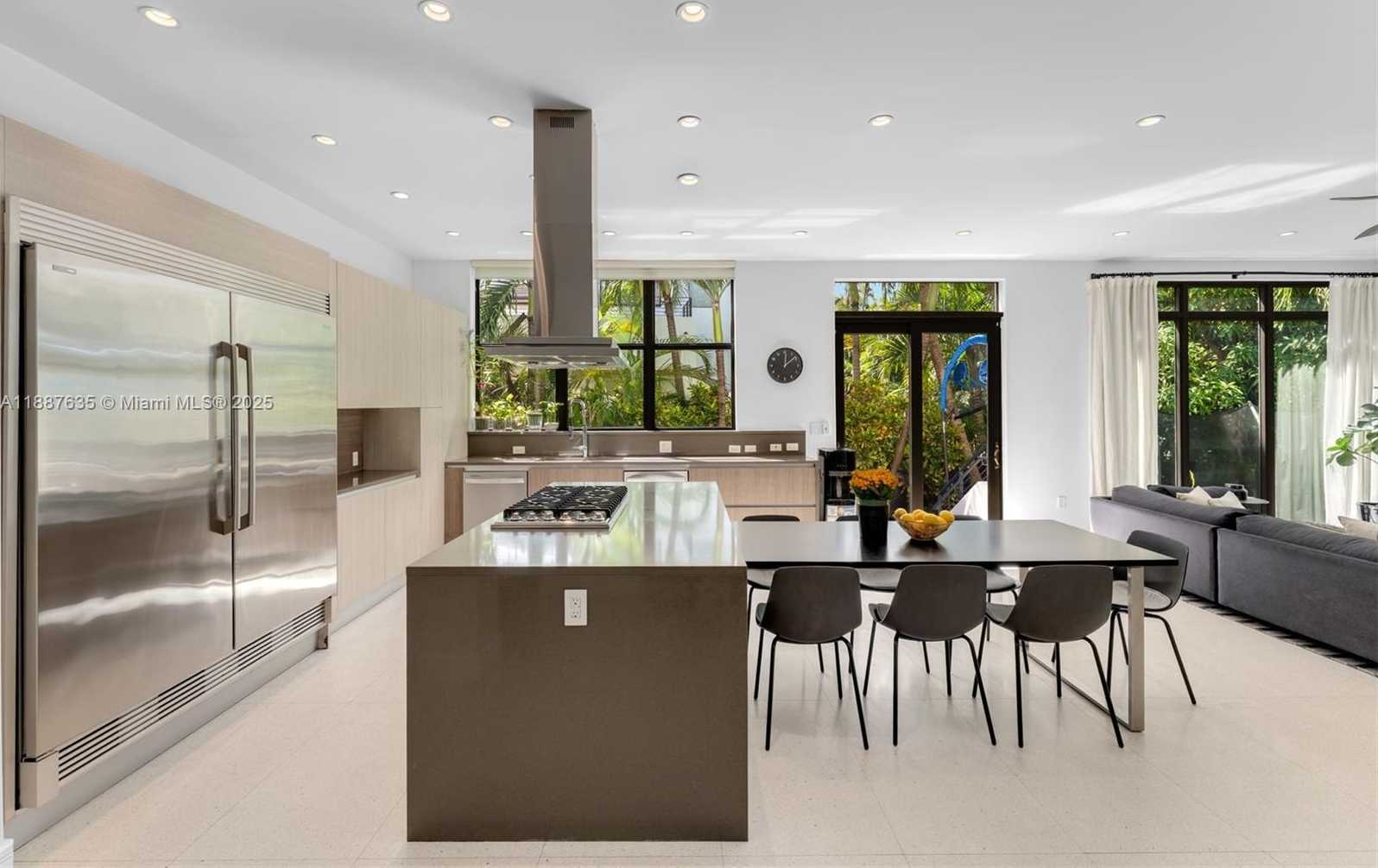 Small Image of 330 CARIBBEAN RD, Key Biscayne Number 12