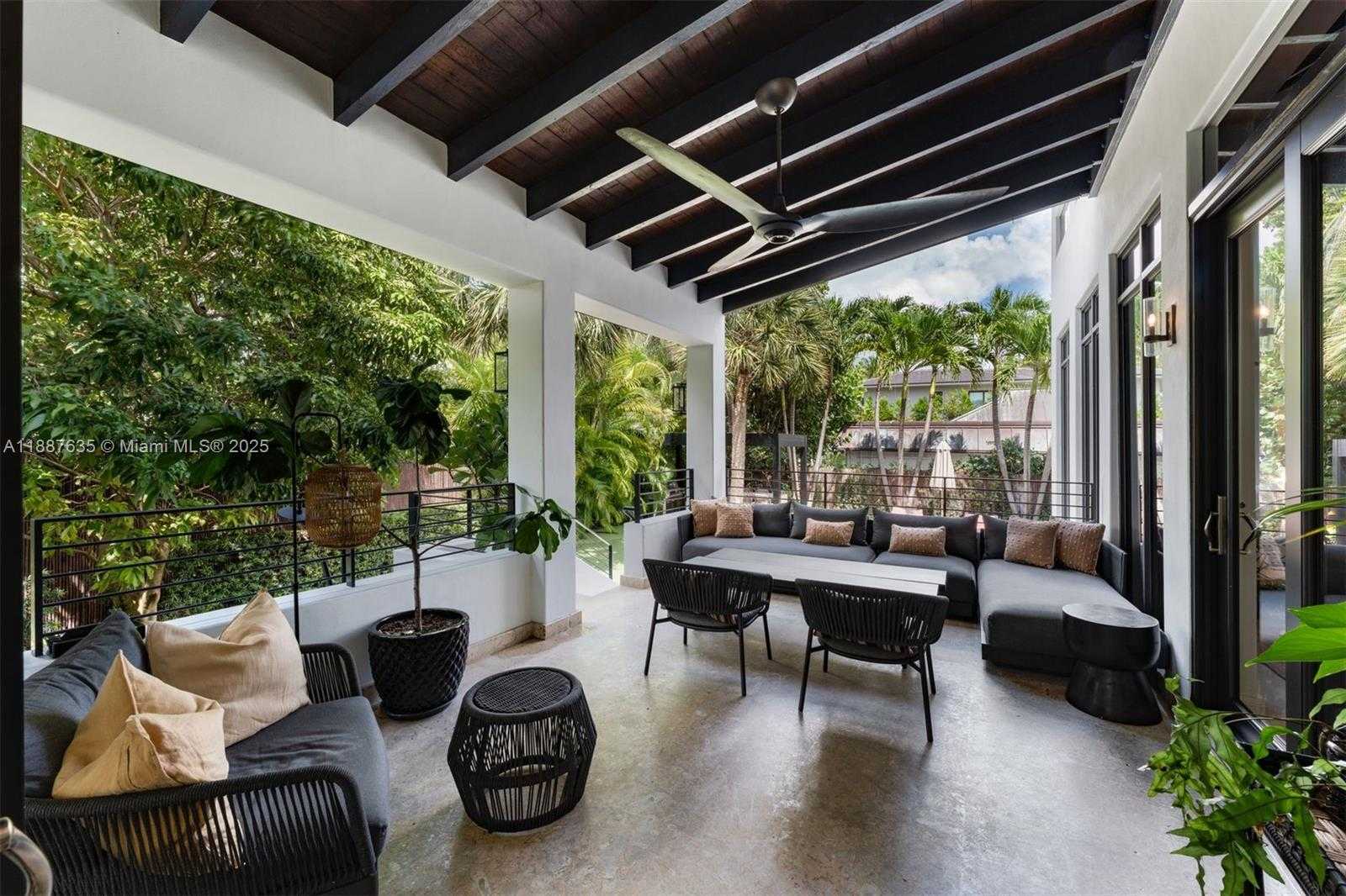 Small Image of 330 CARIBBEAN RD, Key Biscayne Number 16