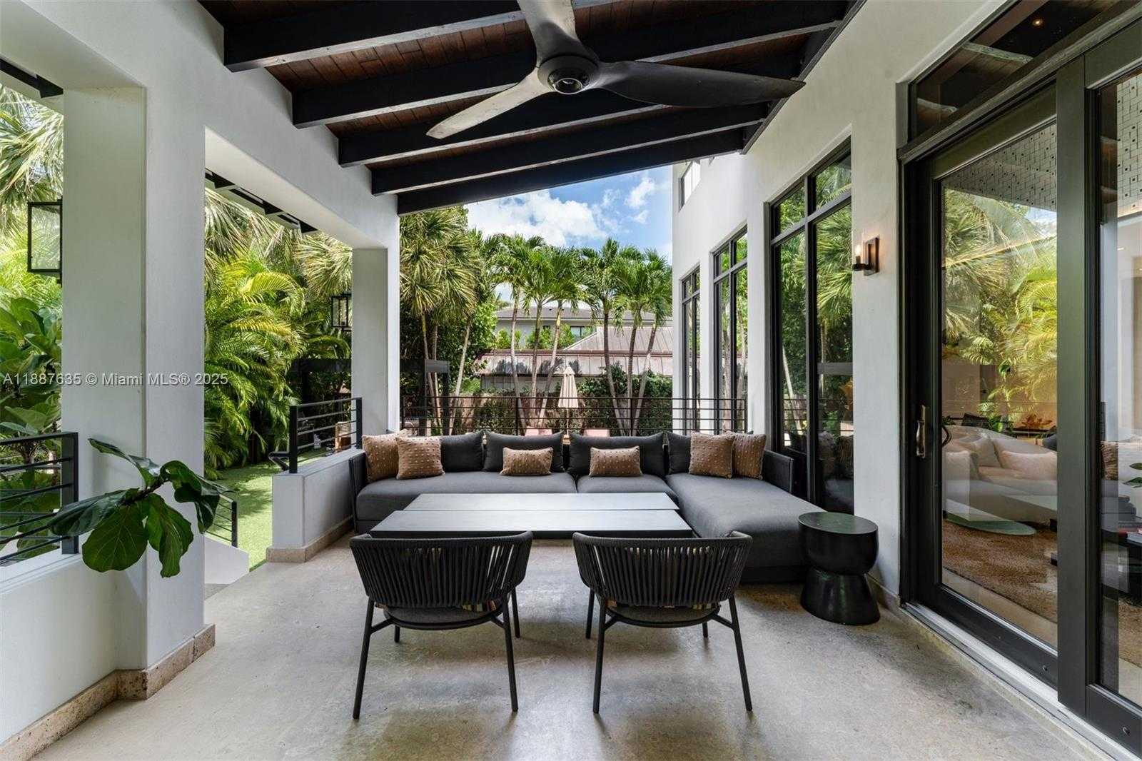 Small Image of 330 CARIBBEAN RD, Key Biscayne Number 17