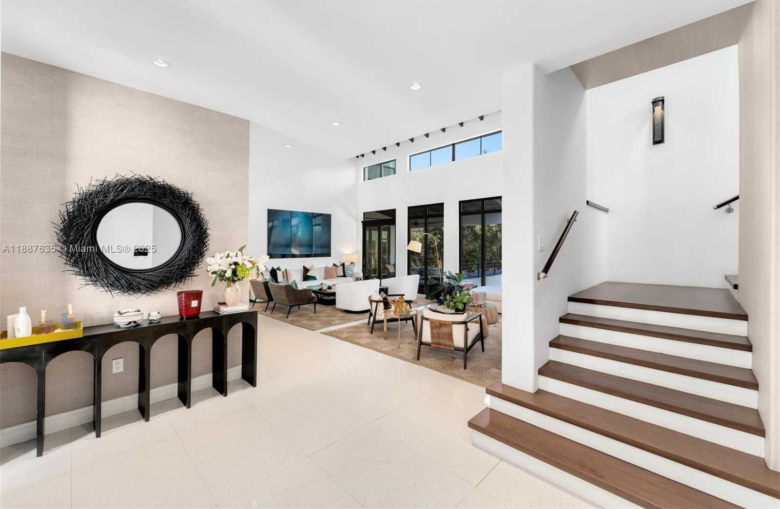 Small Image of 330 CARIBBEAN RD, Key Biscayne Number 18