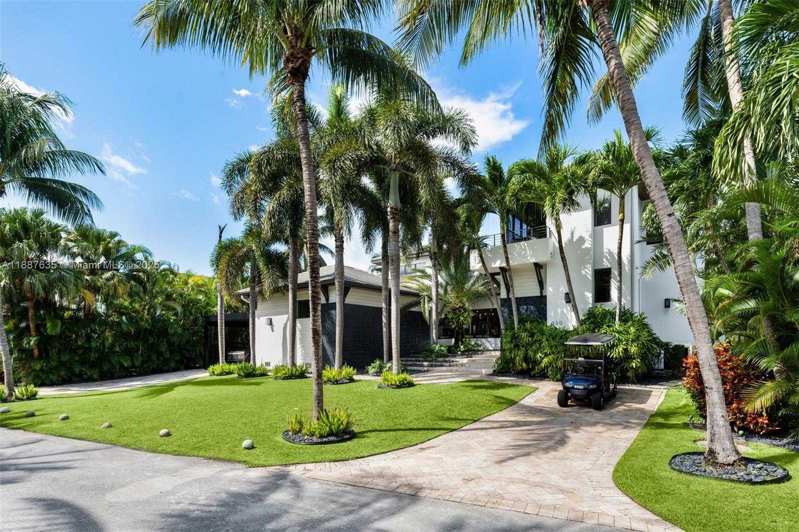 Small Image of 330 CARIBBEAN RD, Key Biscayne Number 2