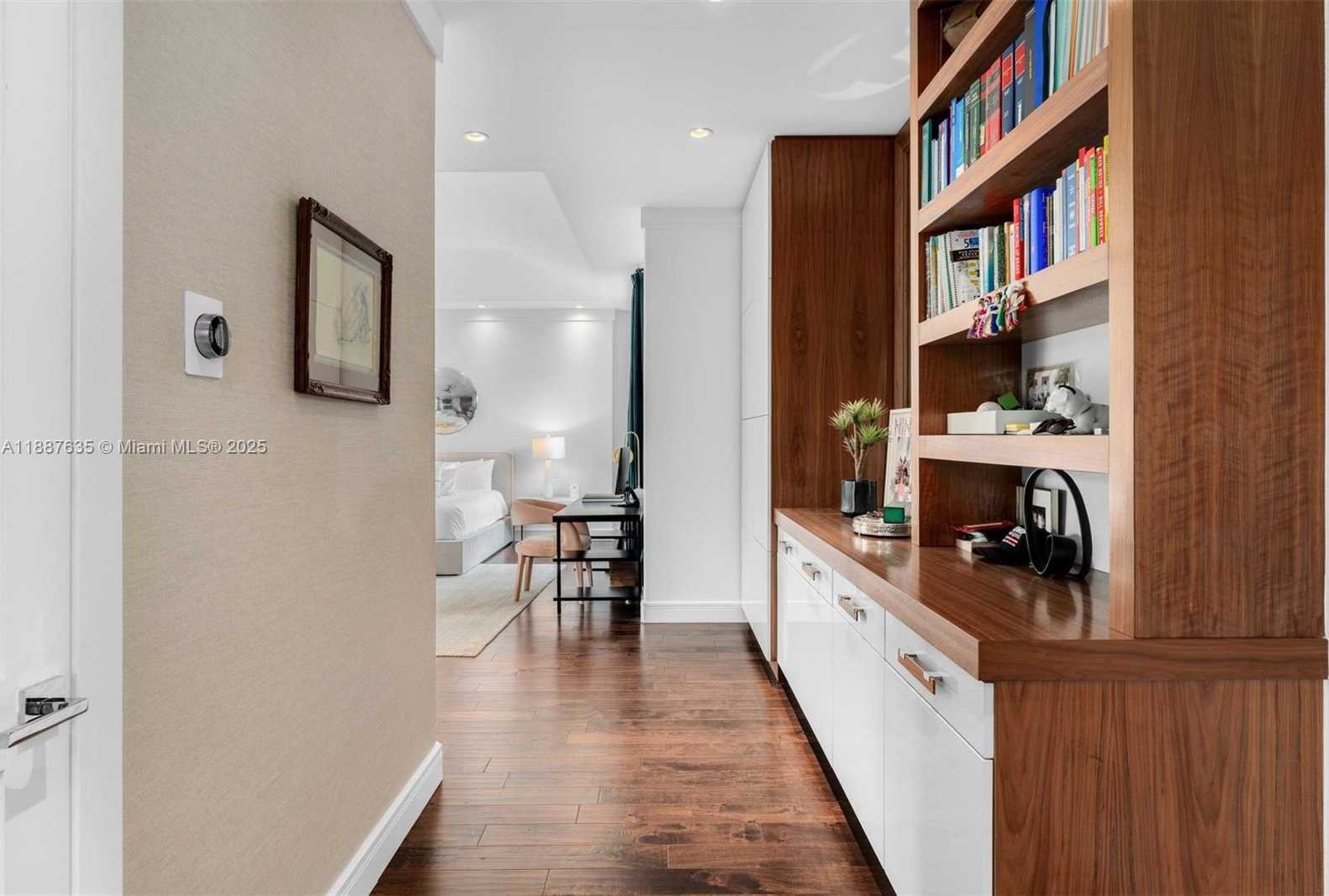 Small Image of 330 CARIBBEAN RD, Key Biscayne Number 21