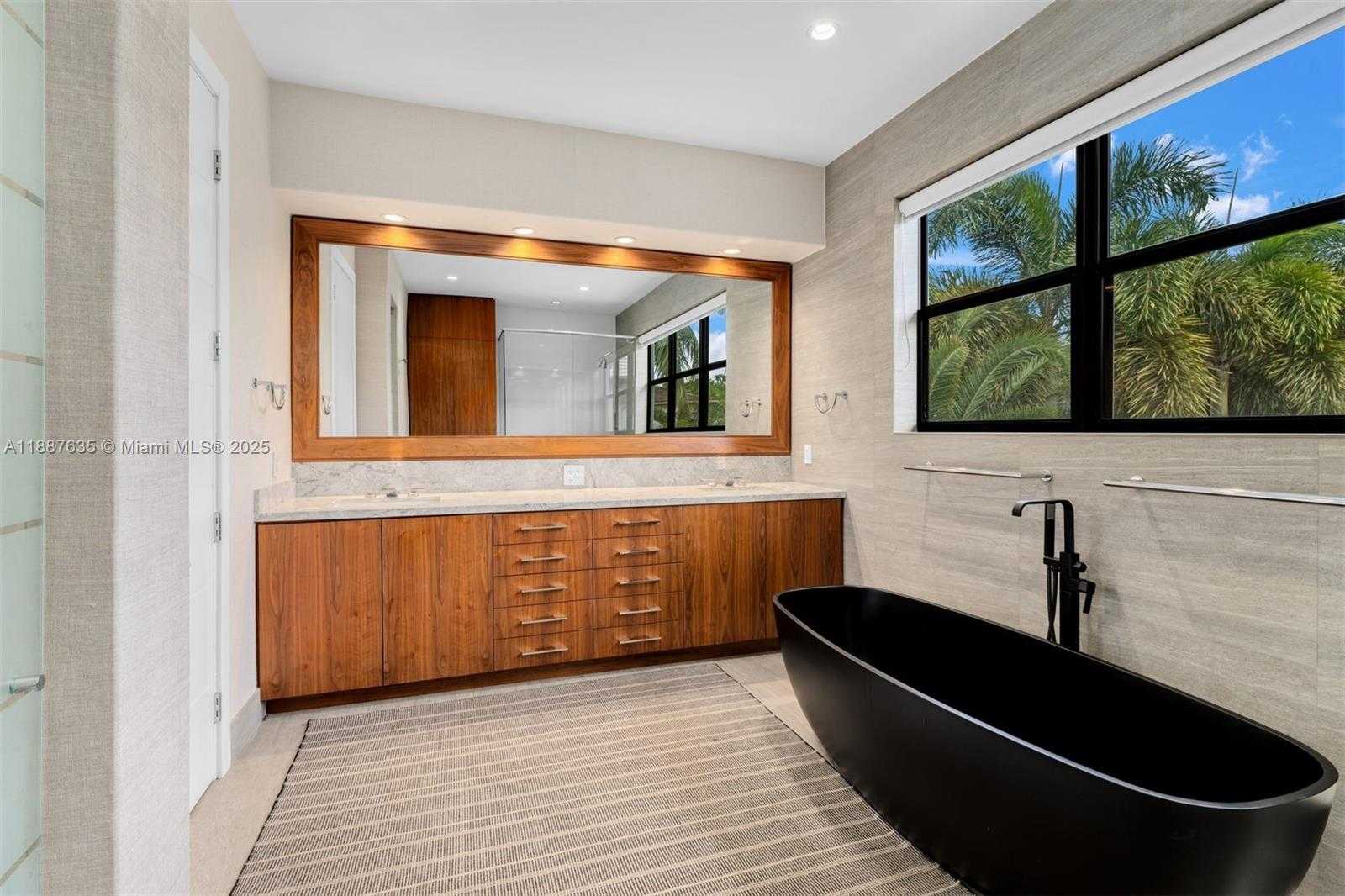 Small Image of 330 CARIBBEAN RD, Key Biscayne Number 22