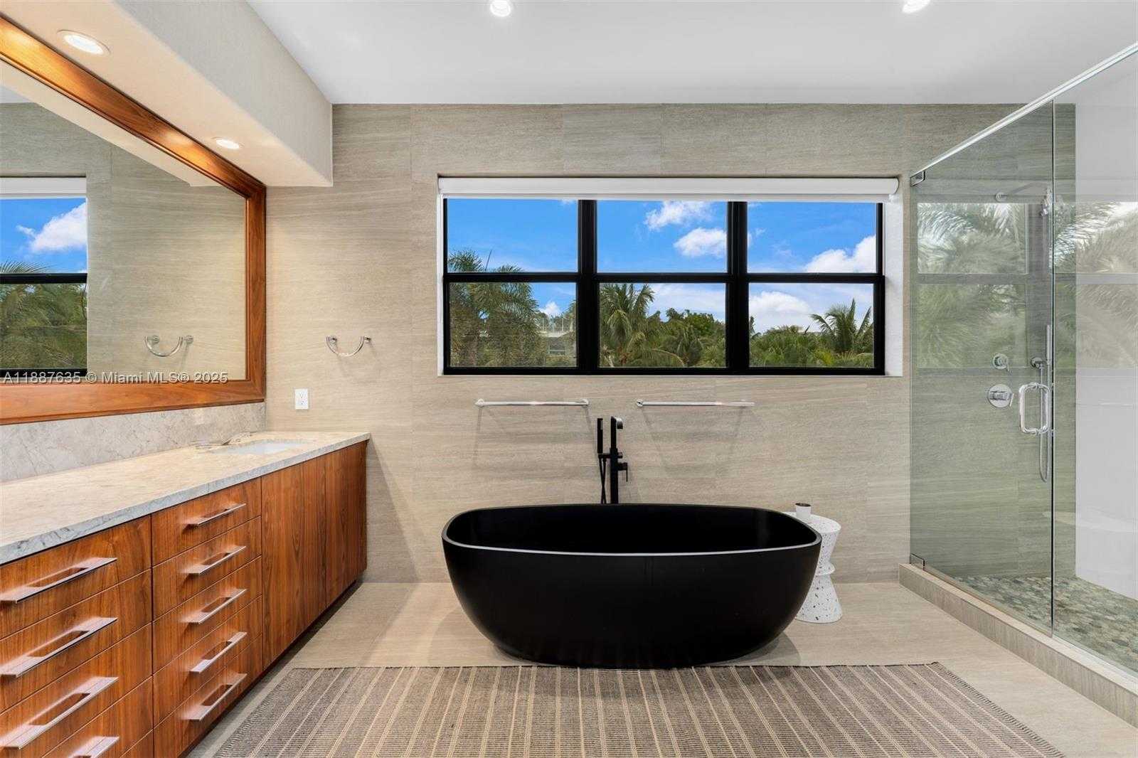 Small Image of 330 CARIBBEAN RD, Key Biscayne Number 23