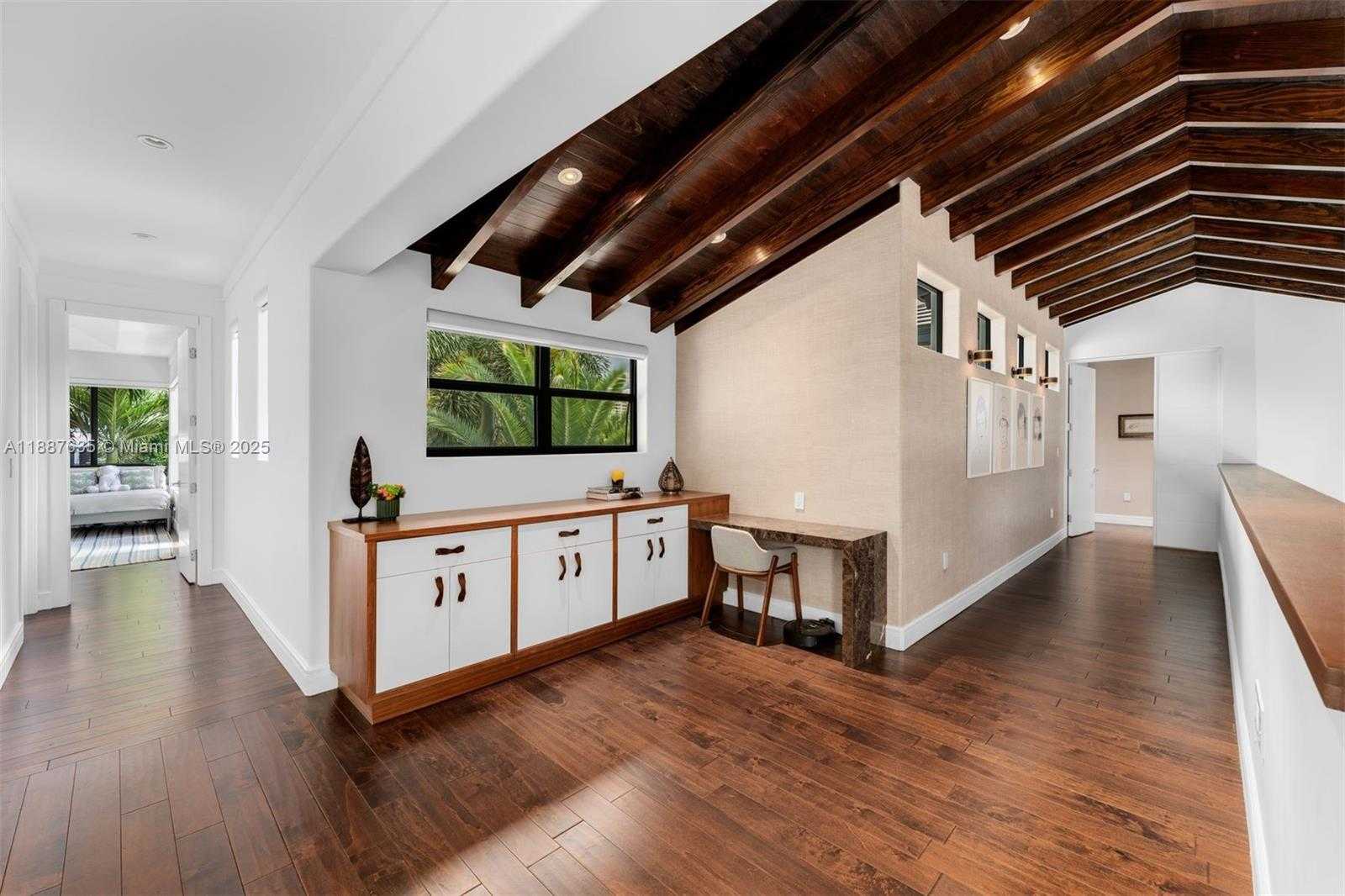 Small Image of 330 CARIBBEAN RD, Key Biscayne Number 24