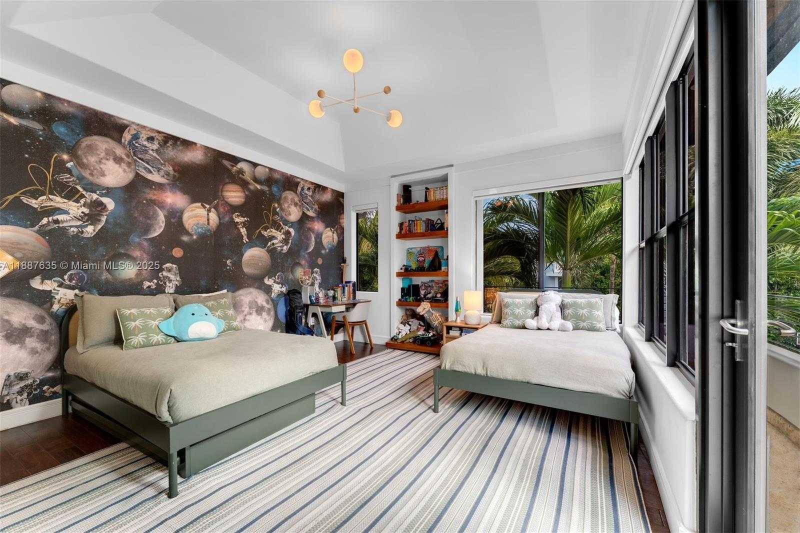 Small Image of 330 CARIBBEAN RD, Key Biscayne Number 25
